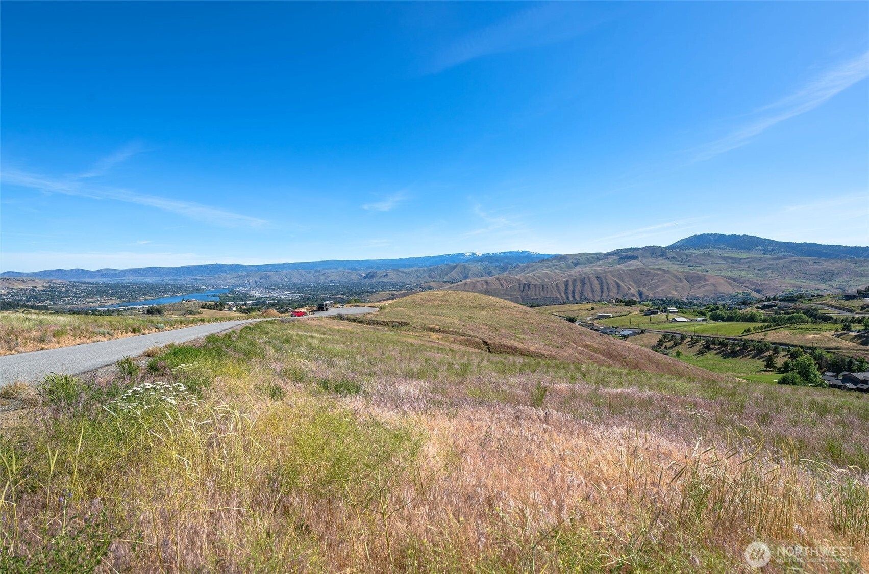 4560 Northridge Drive Property Photo 8
