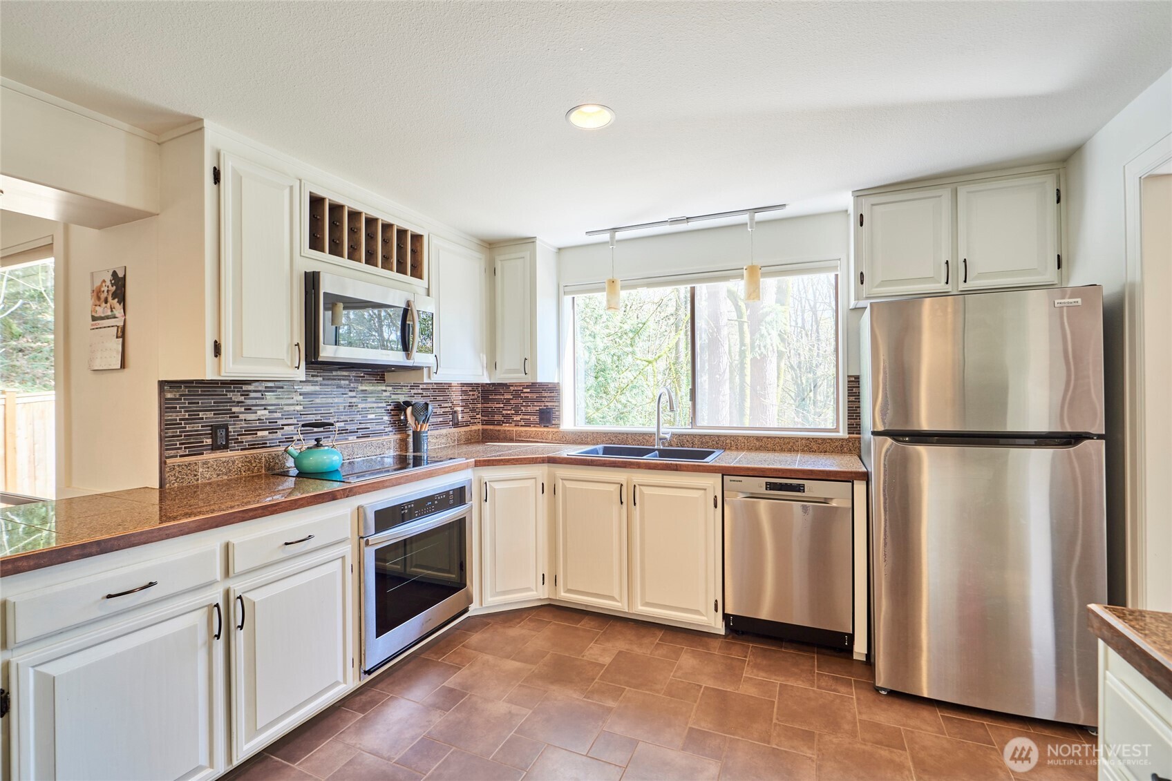 15028 245th Avenue Property Photo 3
