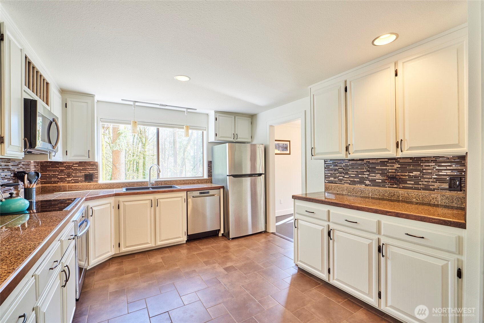 15028 245th Avenue Property Photo 5