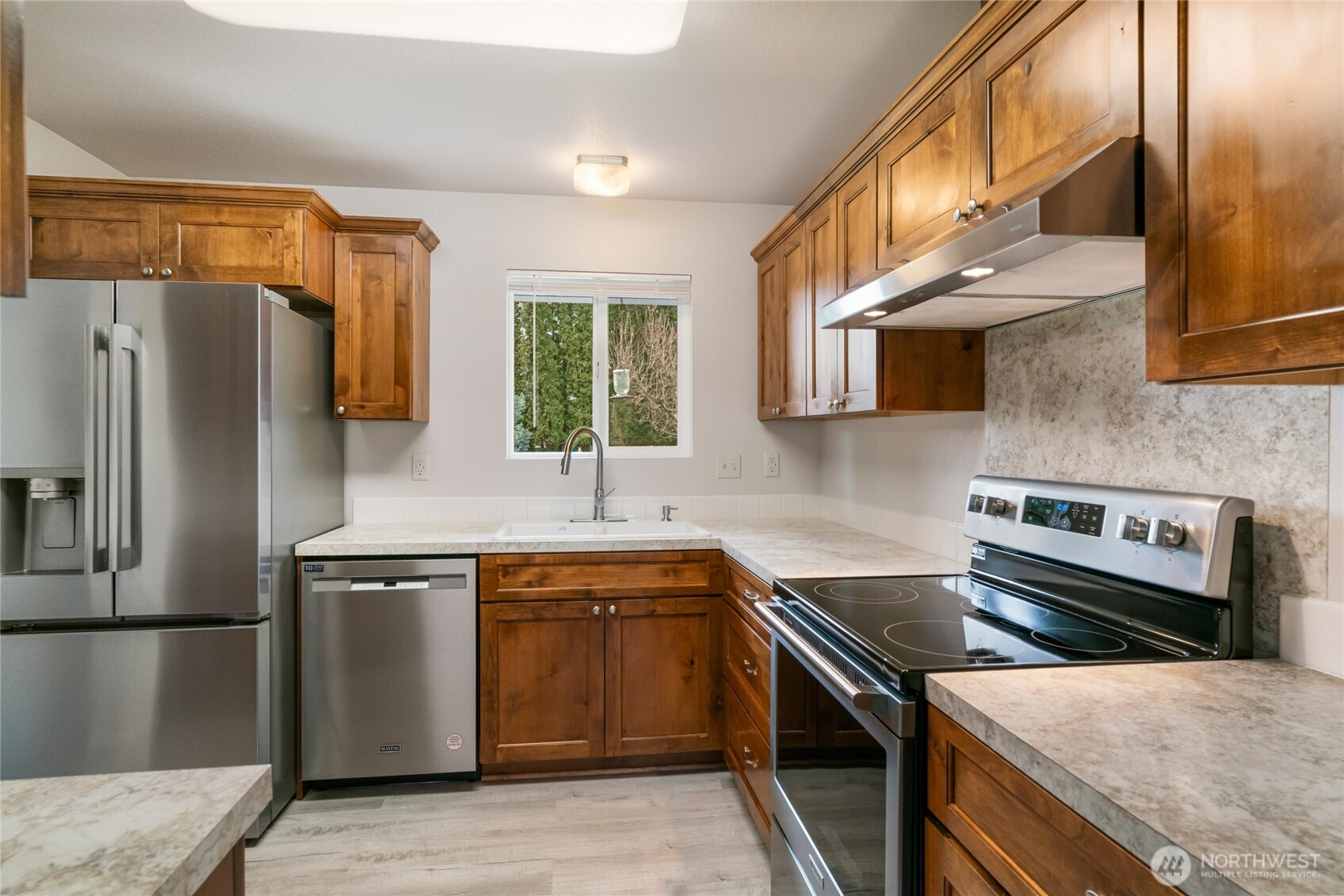 1701 Madison Street Property Photo 3