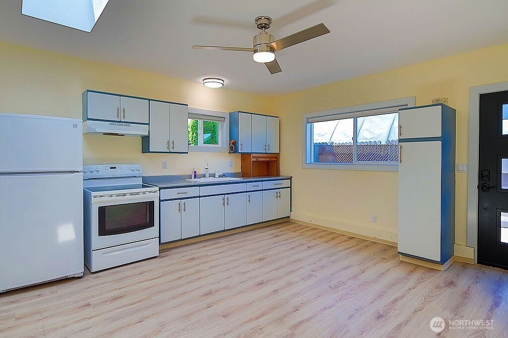 2328 E 6th Avenue Property Photo 5
