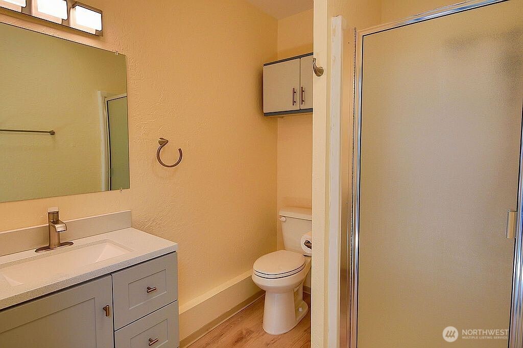 2328 E 6th Avenue Property Photo 11