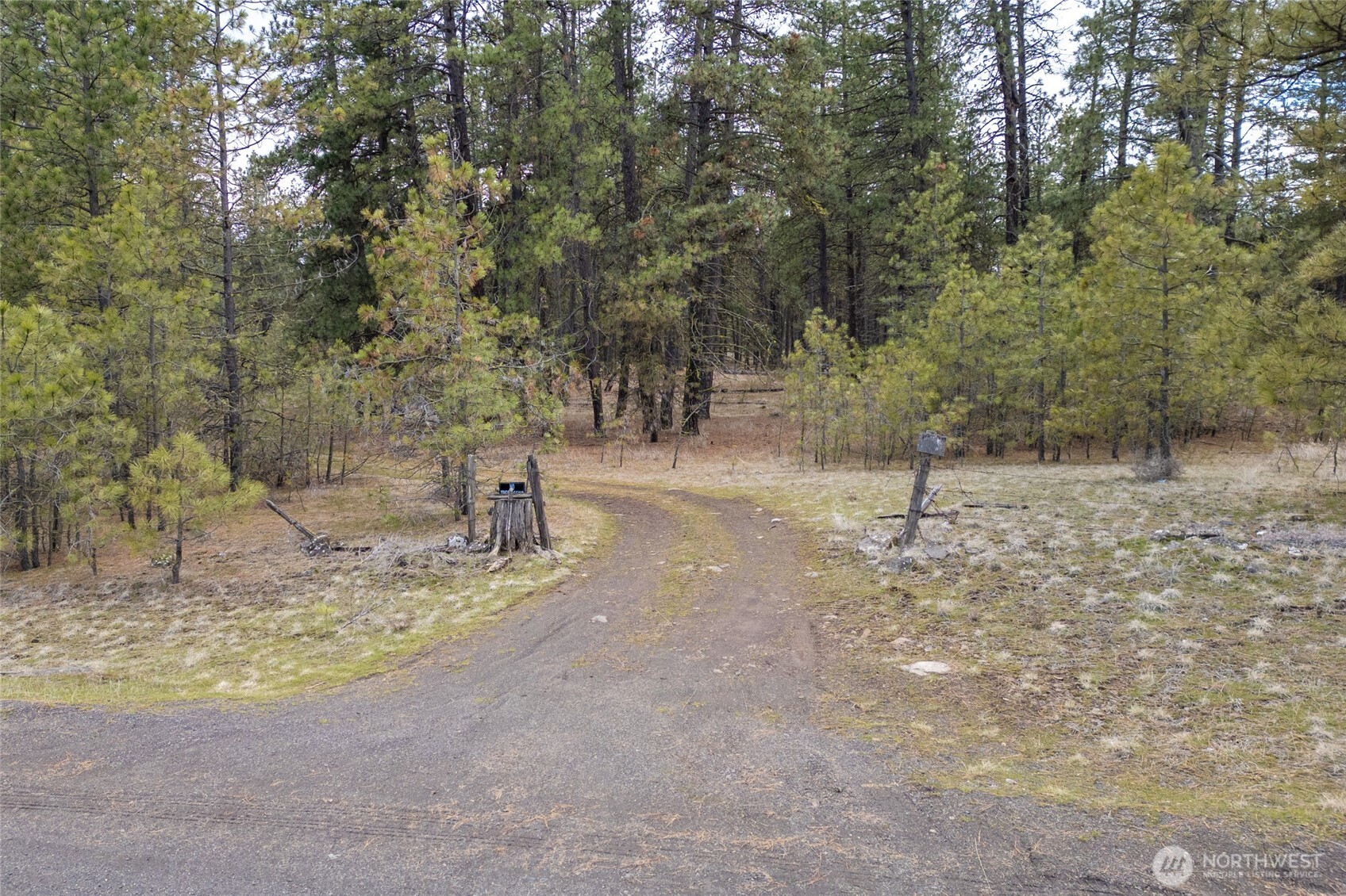 8700 Stangland Property Photo 4