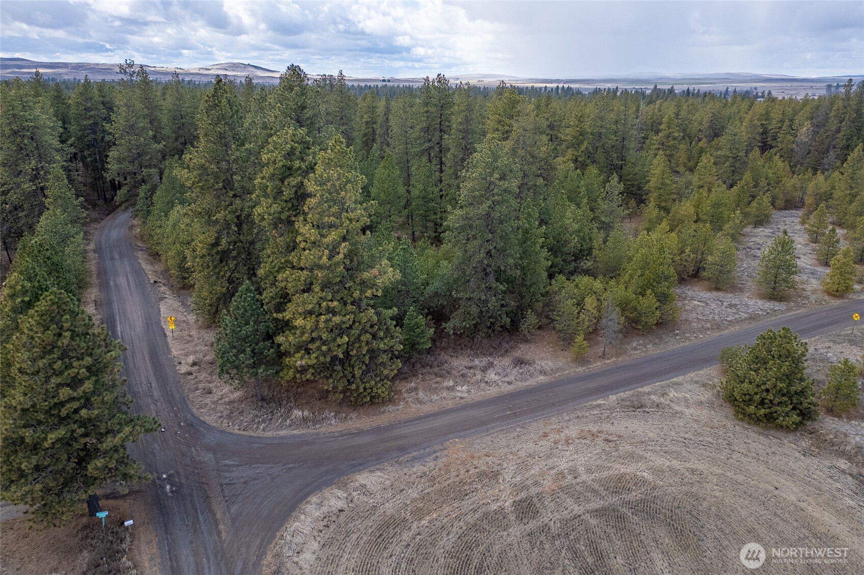 8700 Stangland Property Photo 9