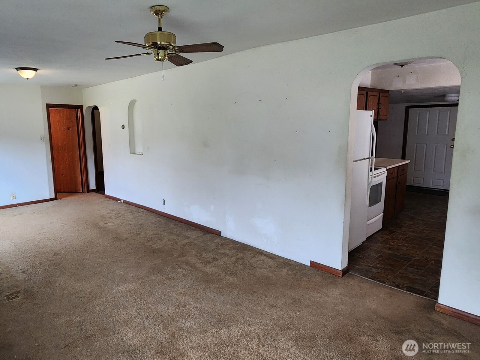 7552 E F Street Property Photo 9