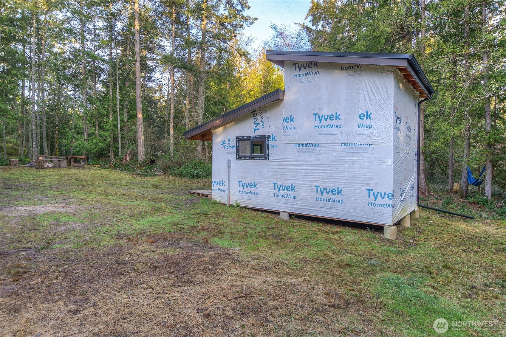 1536 Neck Point Road Property Photo 10
