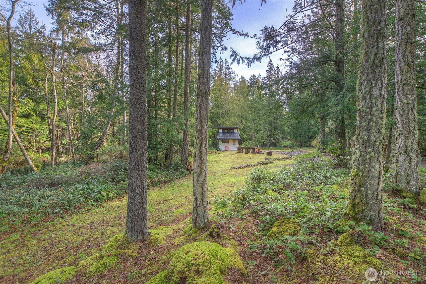 1536 Neck Point Road Property Photo 17