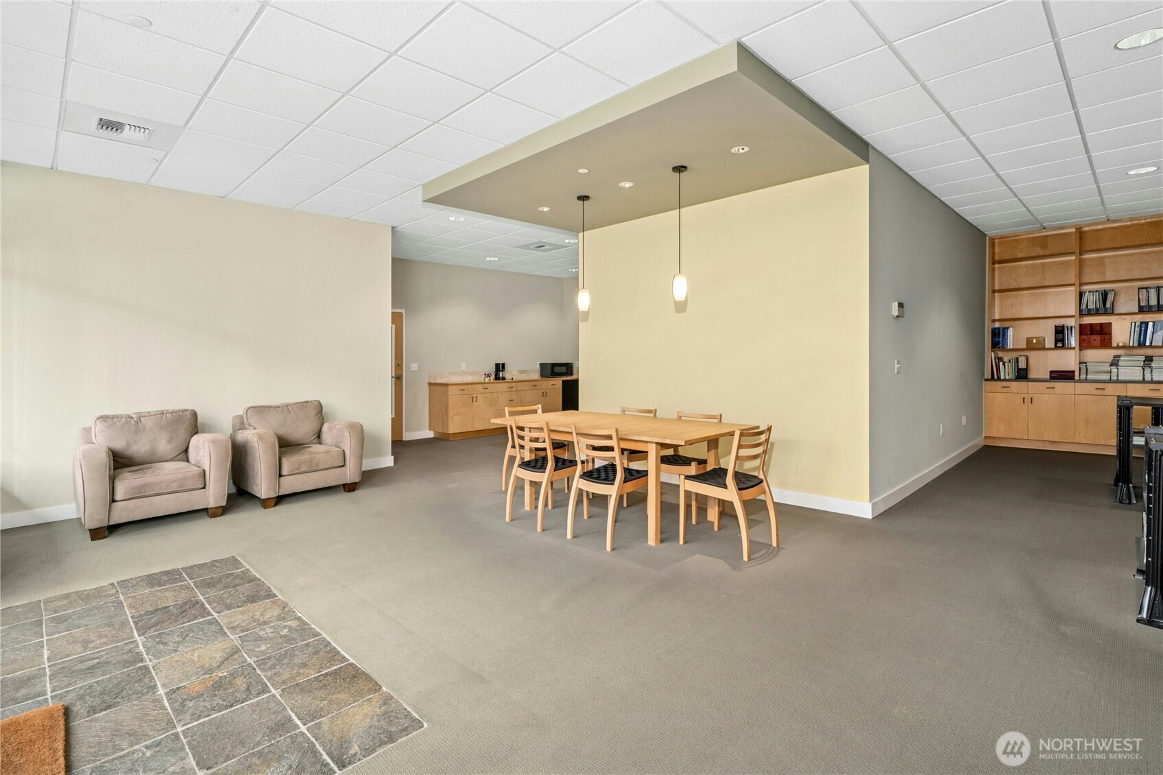 3121 W Government Way Comm 1 Property Photo 17