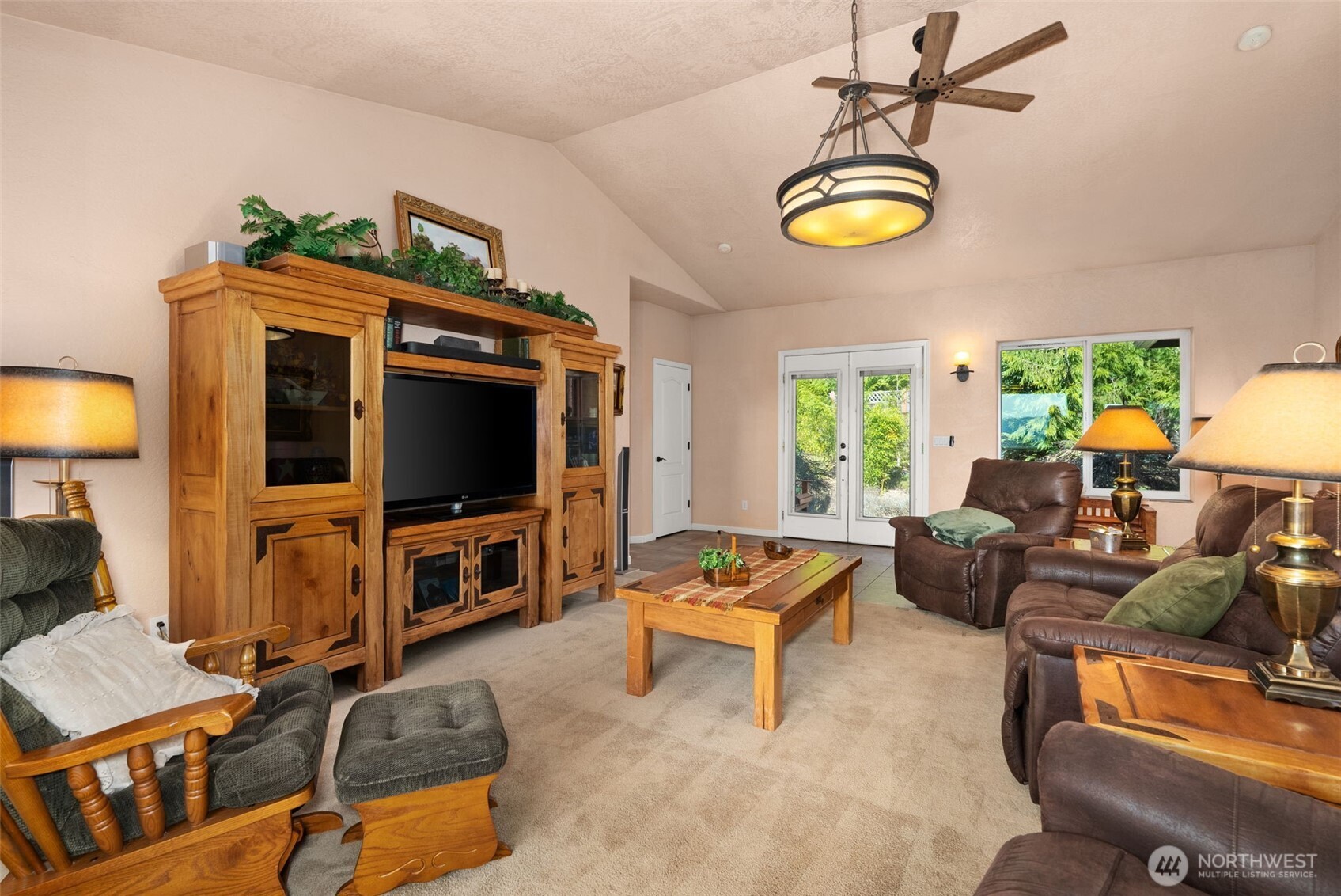 170 Sholes Drive Property Photo 3