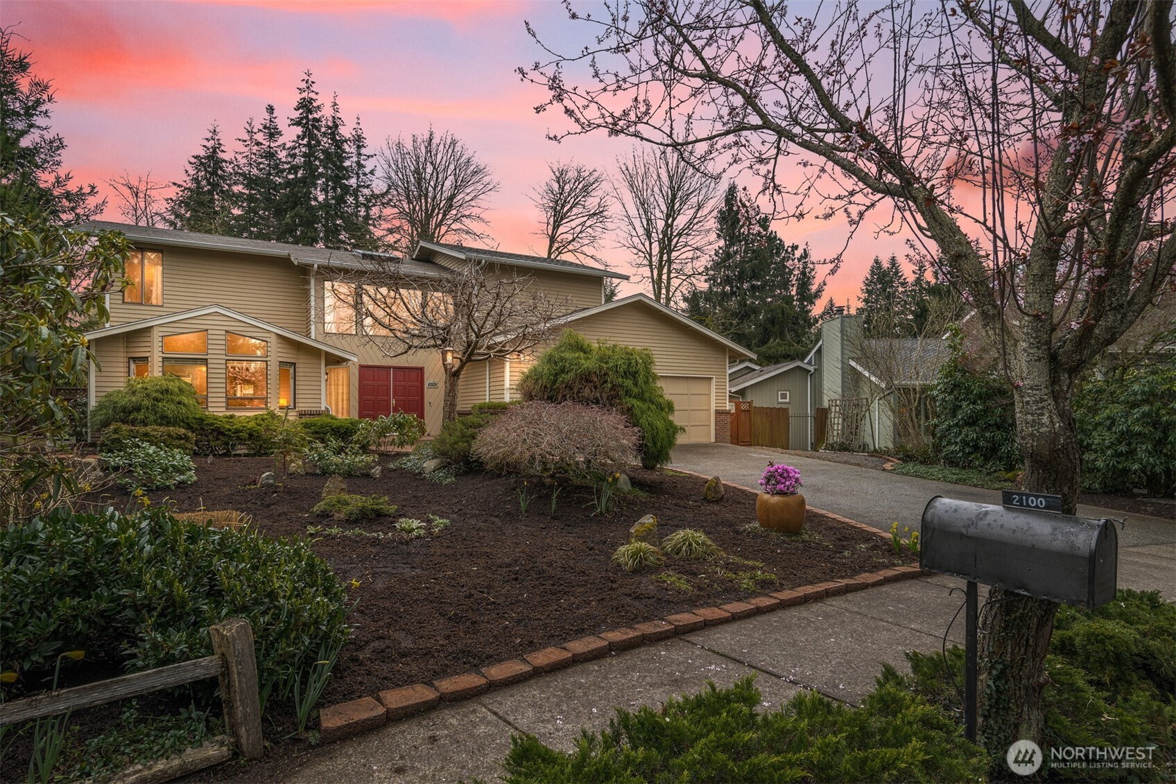 2100 Birch Circle Property Photo