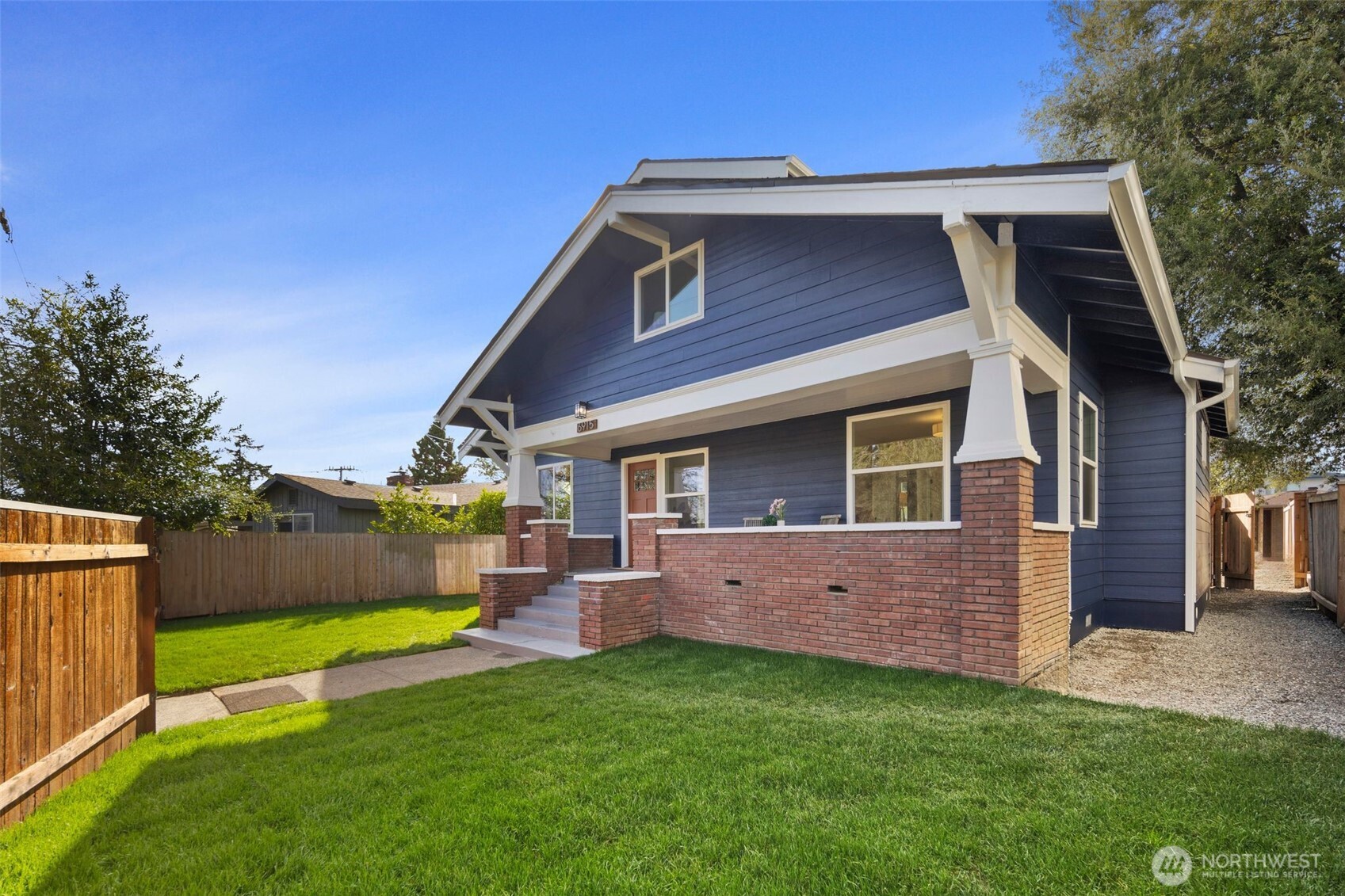 6915 E Seward Park Property Photo 1