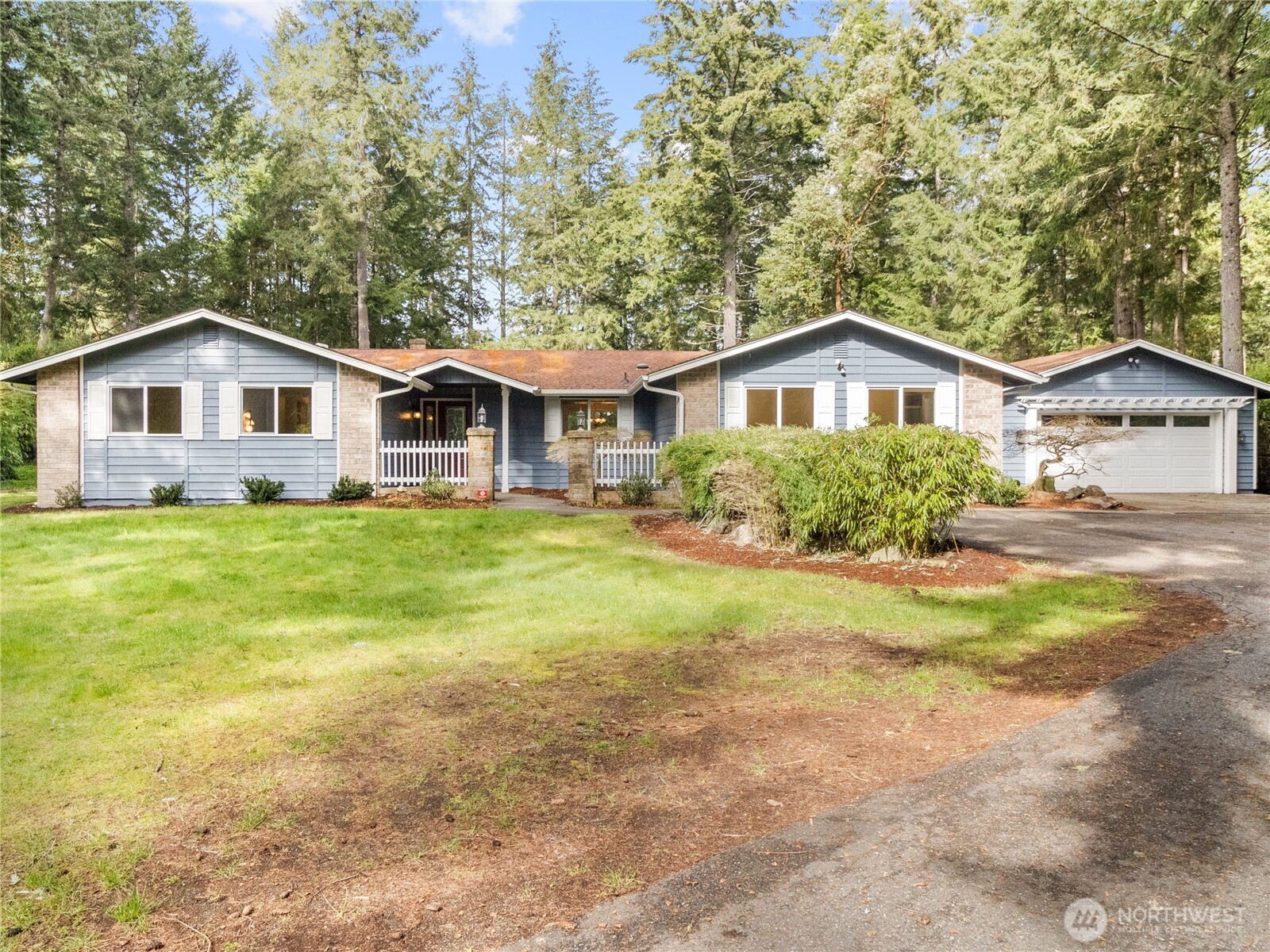 879 Kamus Pl Property Photo