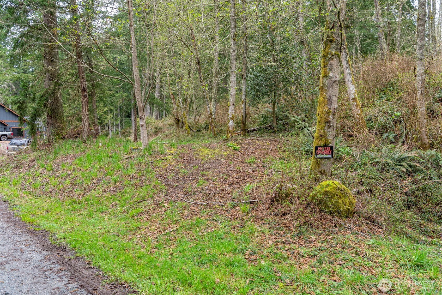 6902 Holst Road Property Photo 14