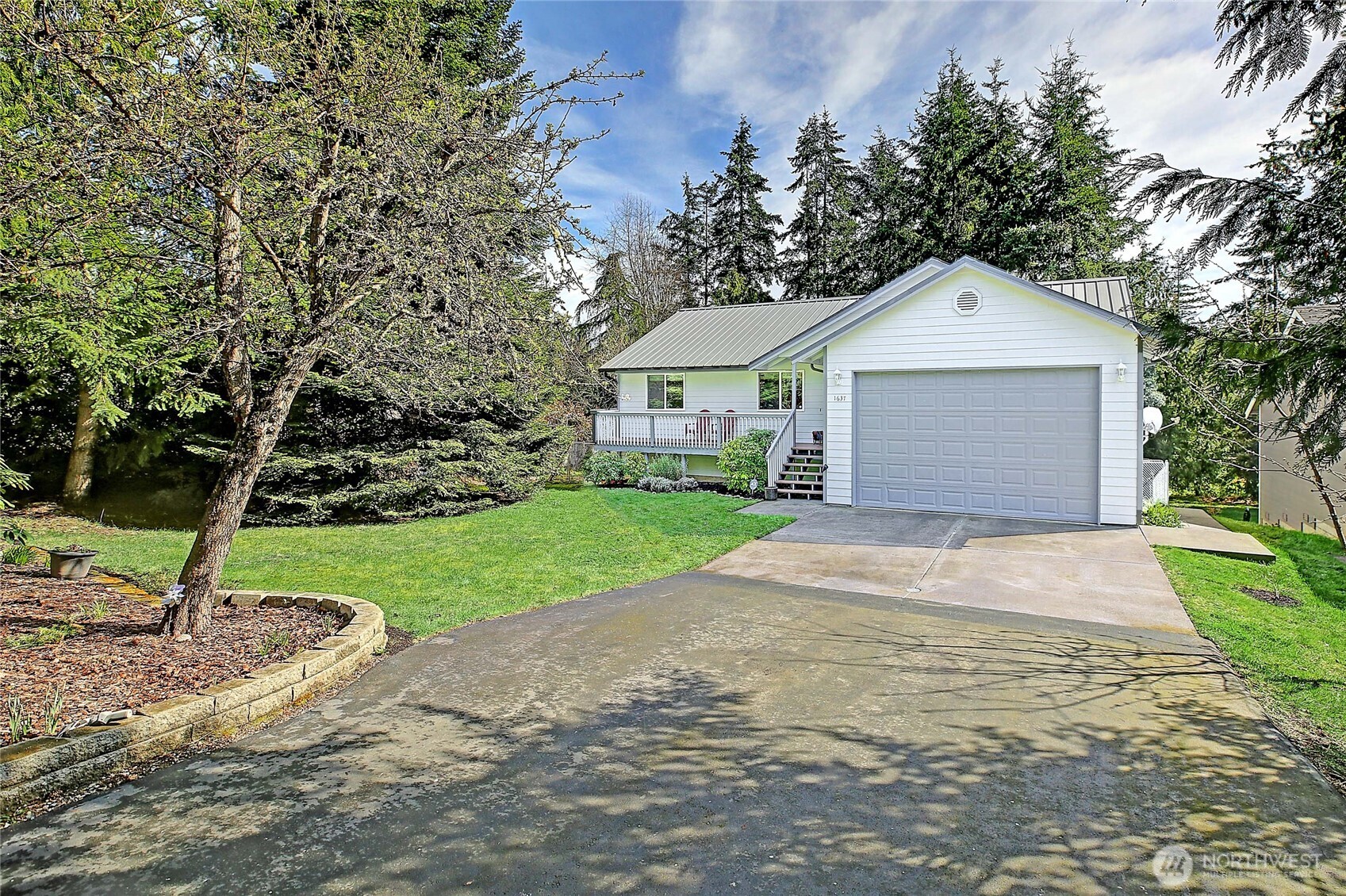 1637 Poplar Lane Property Photo 1
