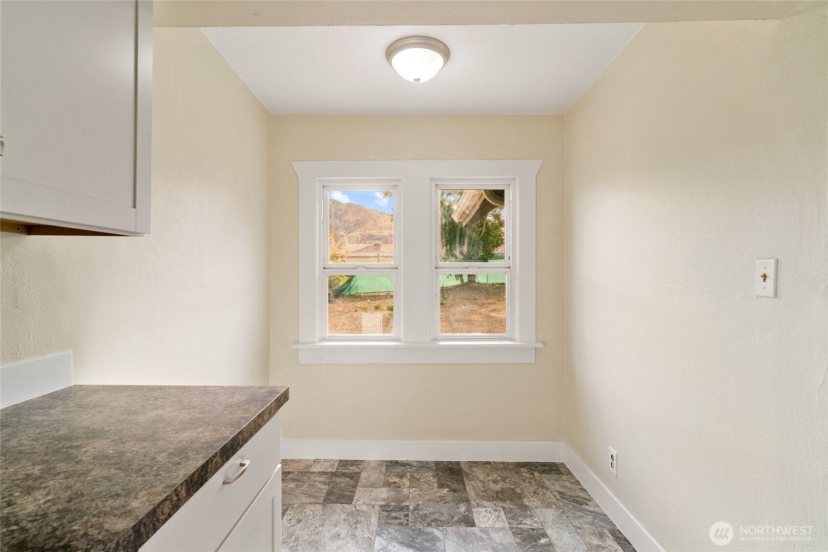 45 S Viewdale Avenue Property Photo 8