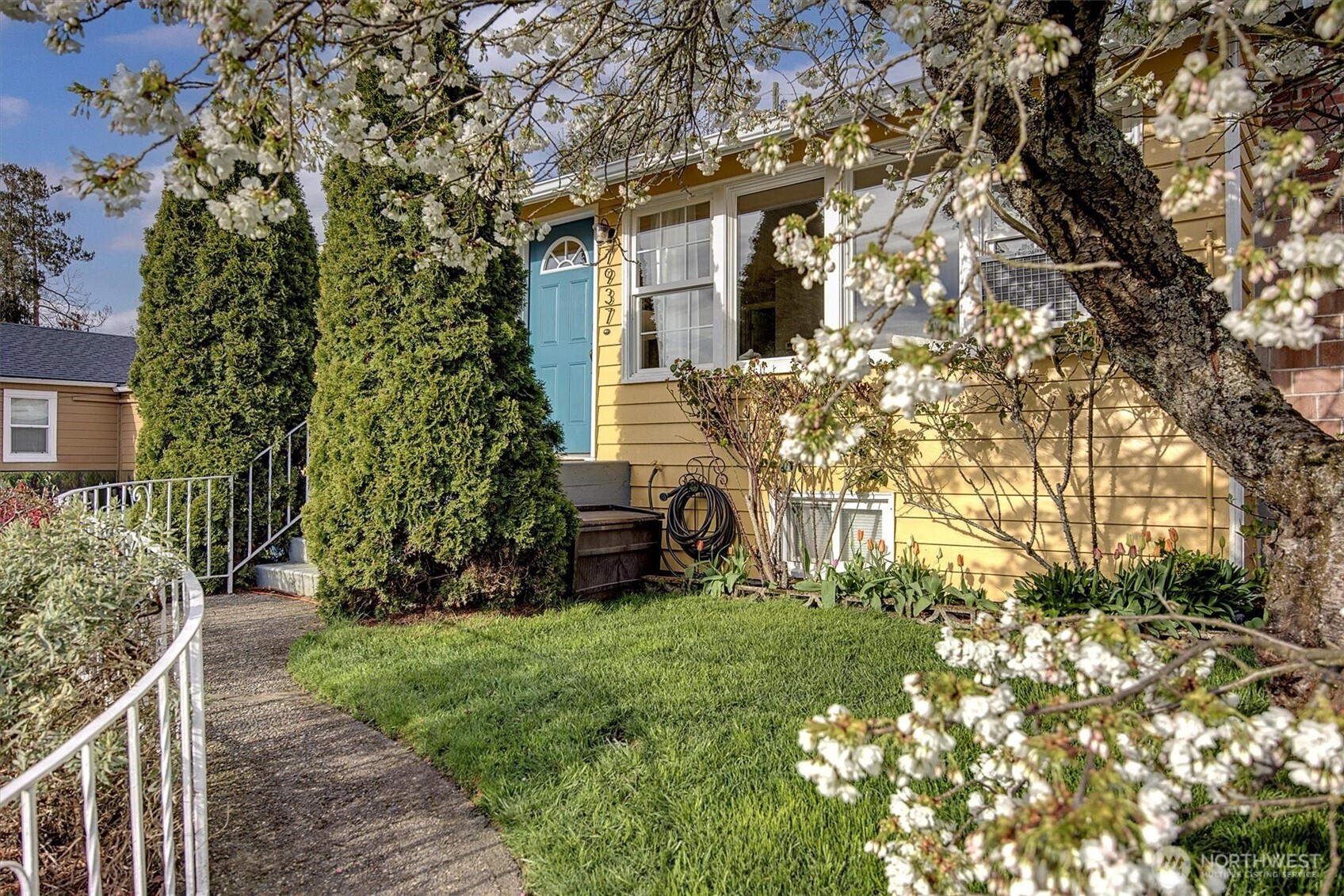 7937 44th Place Property Photo