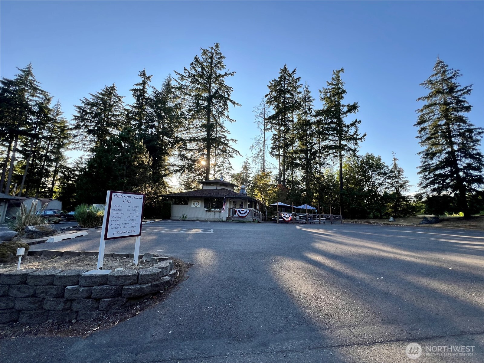8502 Garden Drive Property Photo 15