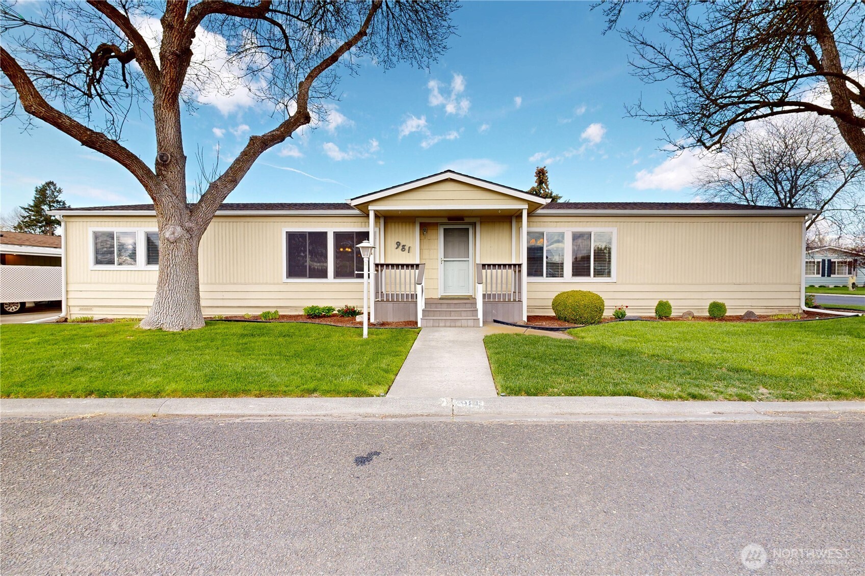 981 Se Scenic View Drive Property Photo