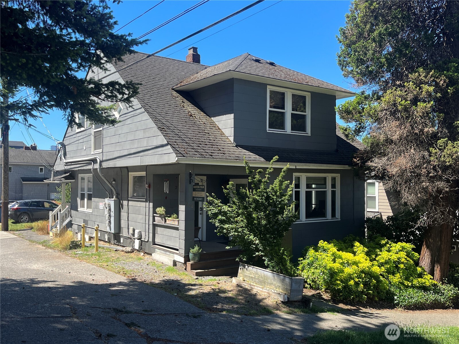 261 E Boston Street Property Photo 1