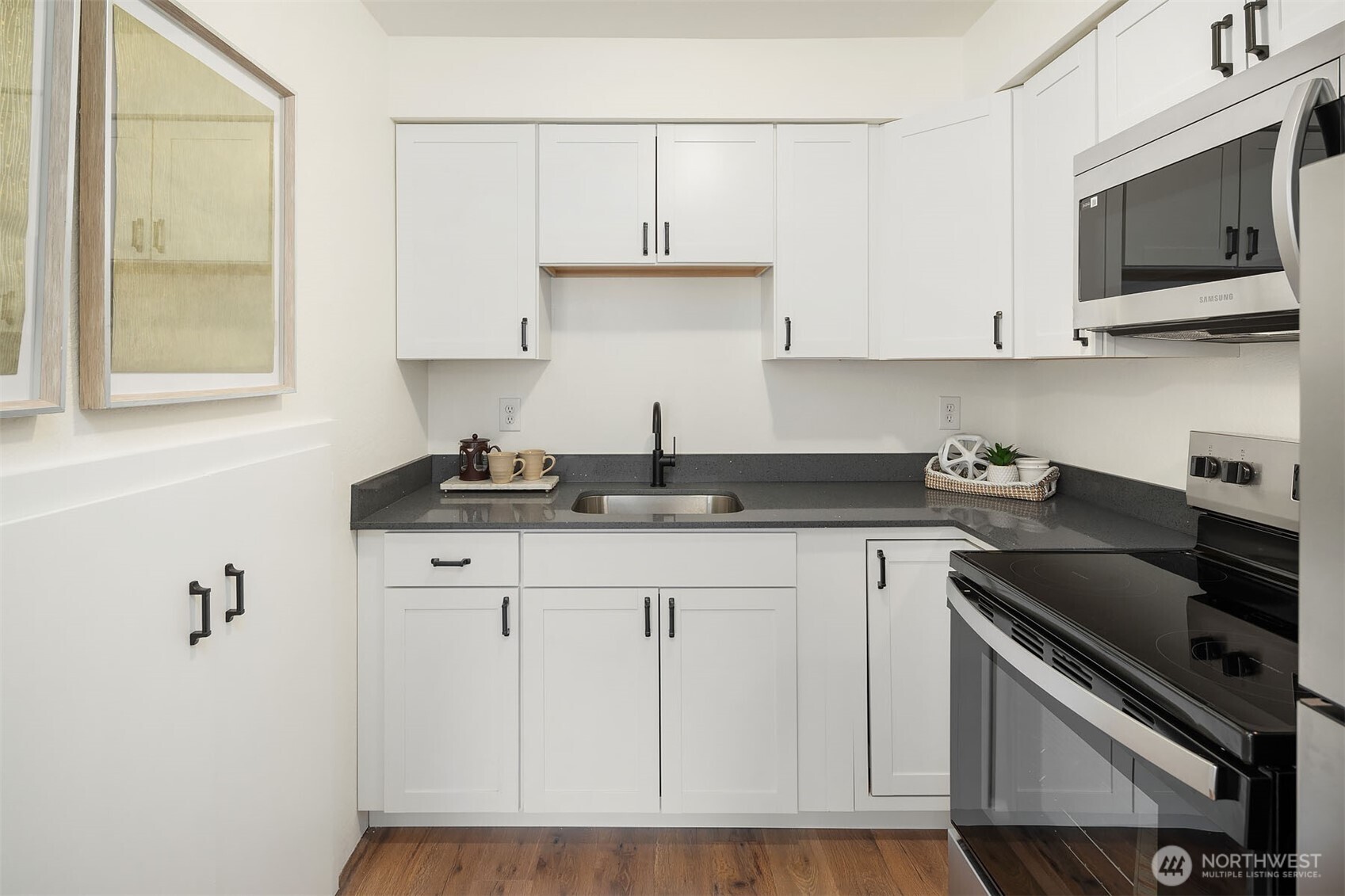 8015 Greenwood Avenue C Property Photo 7