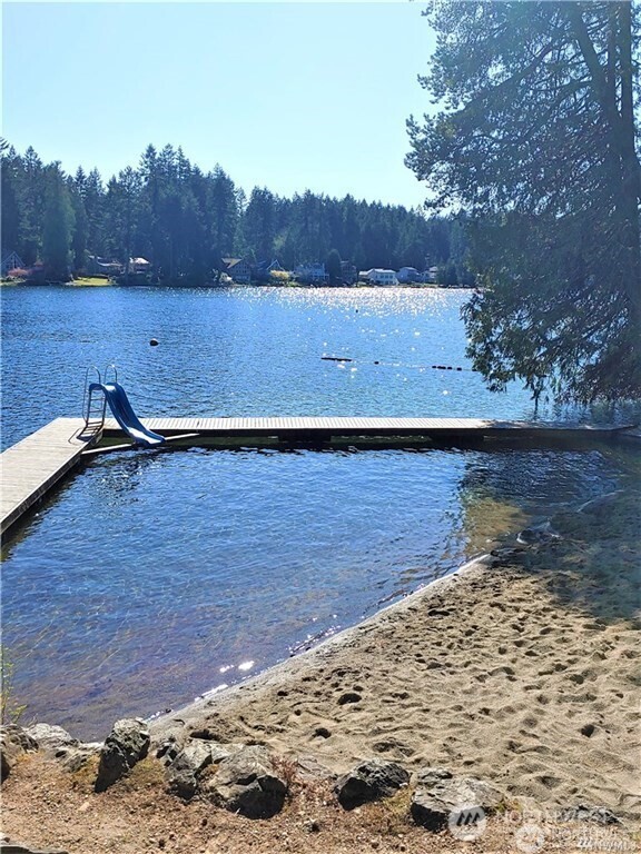 10712 Lakeshore Drive Property Photo 14
