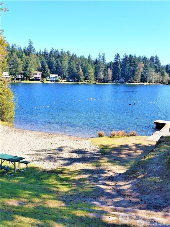10712 Lakeshore Drive Property Photo 15