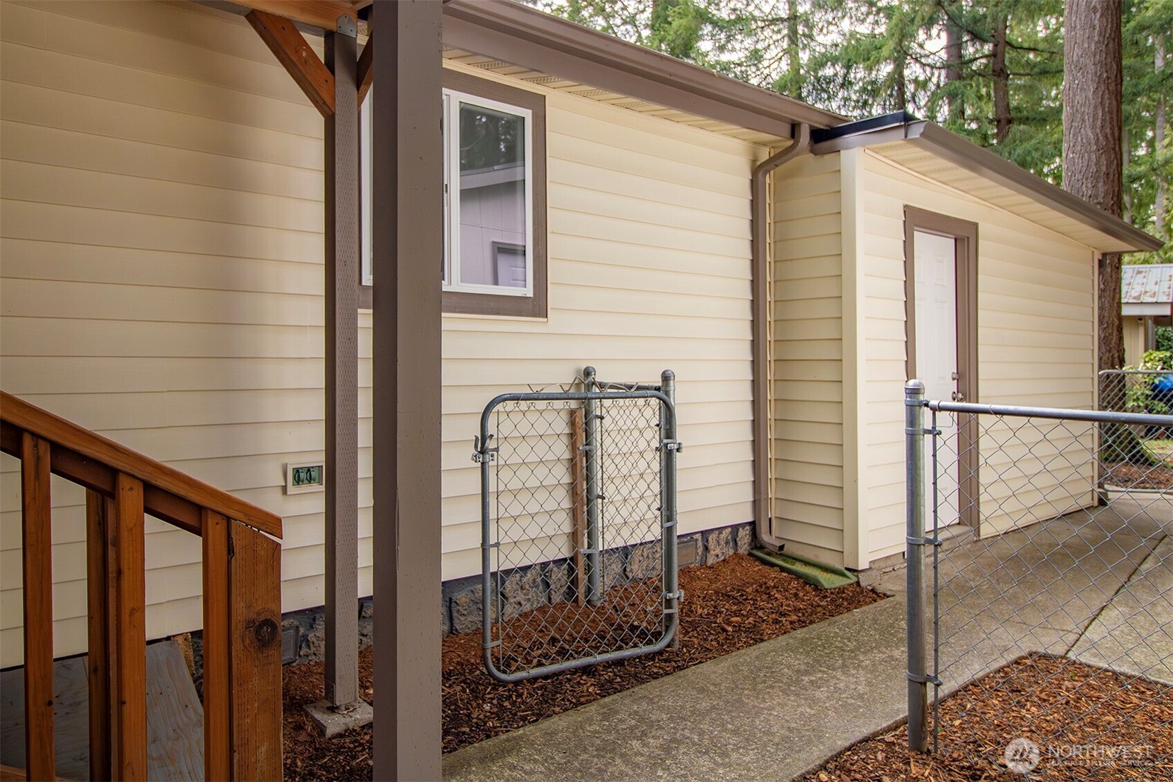 3805 College Street 6 Property Photo 36