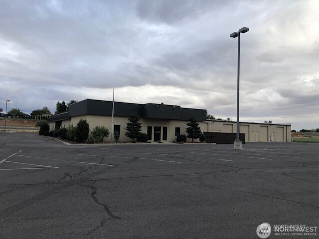 1401 Dalles Military Rd Property Photo 2