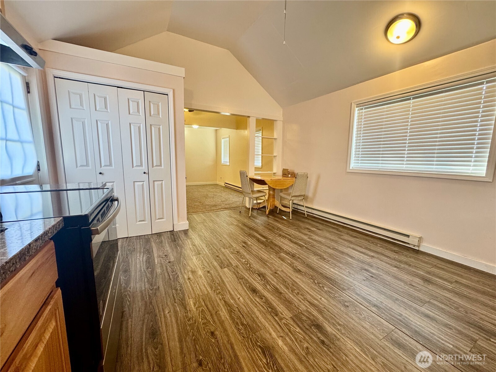 1702 & 1704 Bay Avenue Property Photo 21