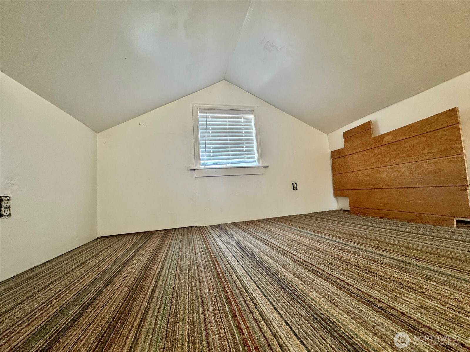1702 & 1704 Bay Avenue Property Photo 22