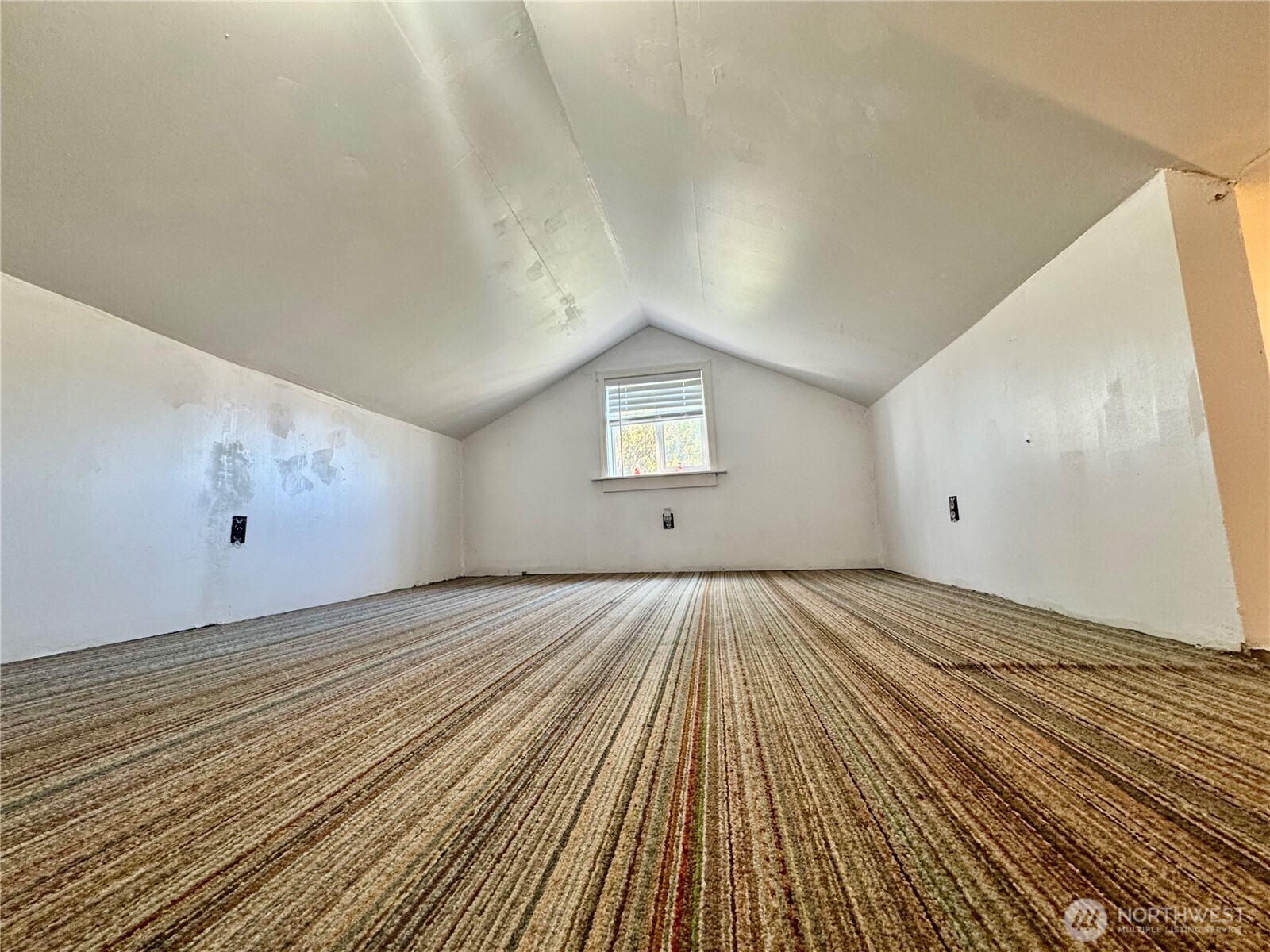 1702 & 1704 Bay Avenue Property Photo 23