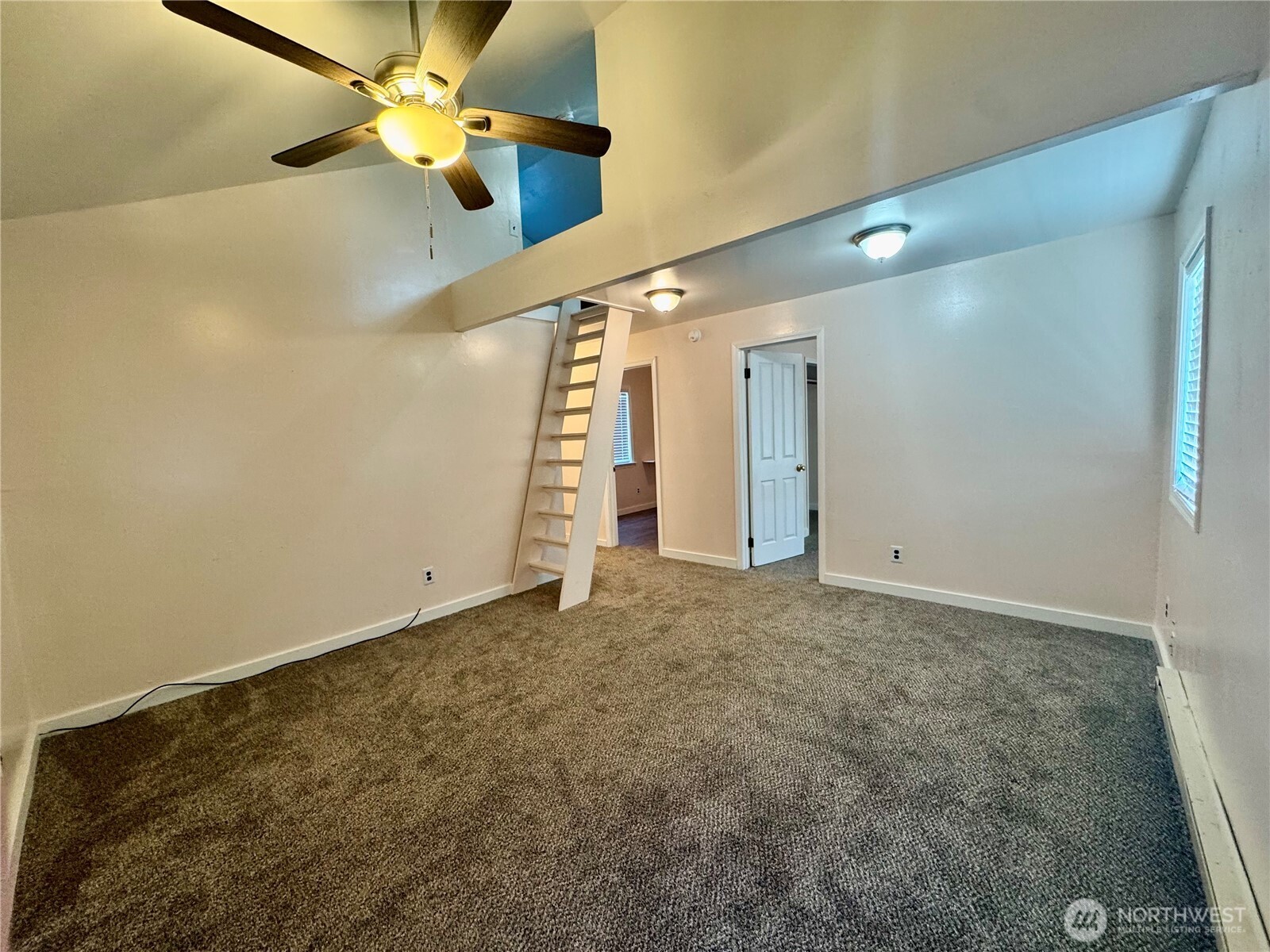 1702 & 1704 Bay Avenue Property Photo 25