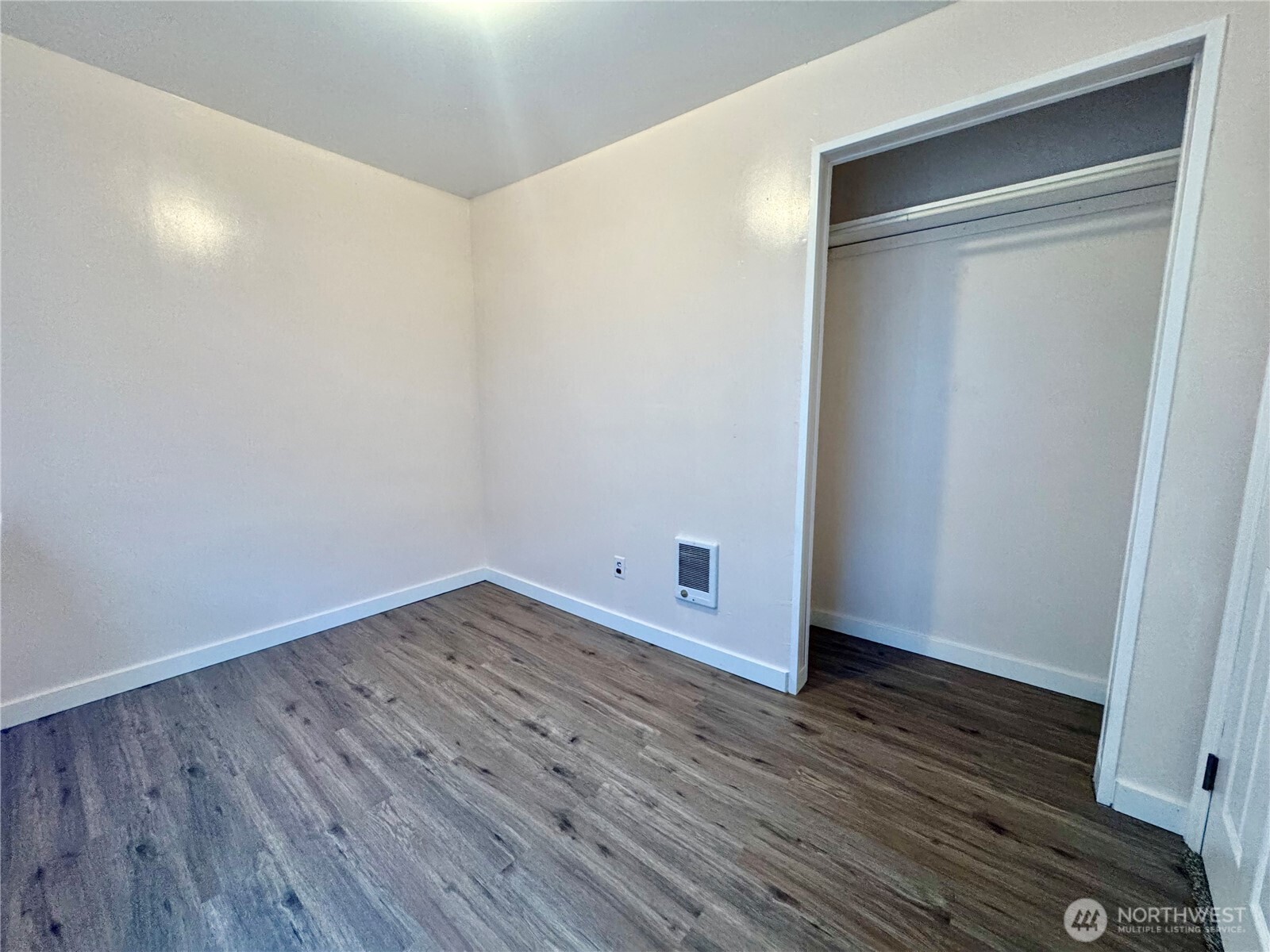 1702 & 1704 Bay Avenue Property Photo 31