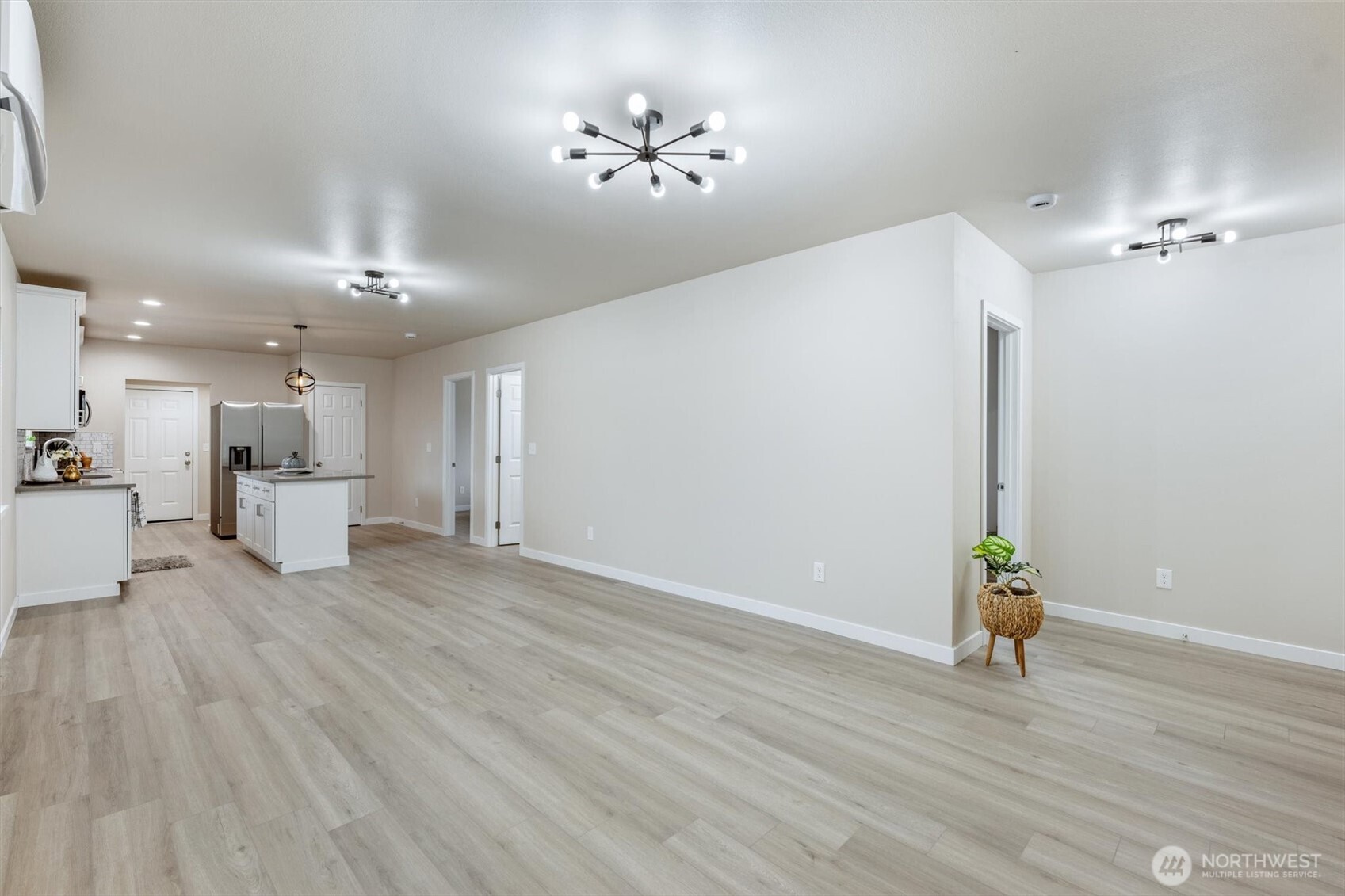 1202 N Pacific Avenue Property Photo 5