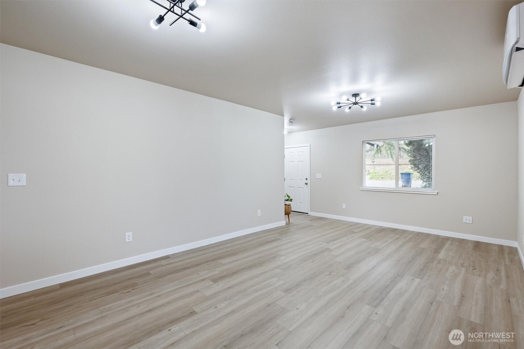 1202 N Pacific Avenue Property Photo 6