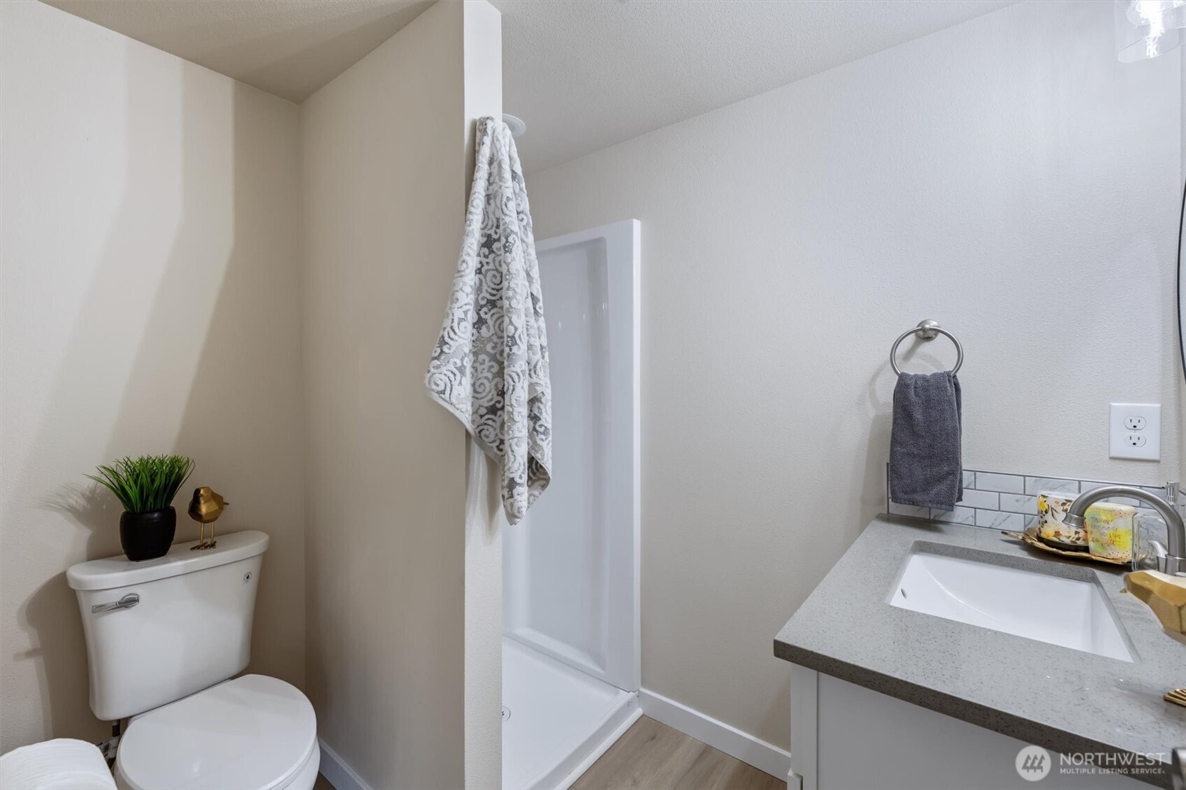 1202 N Pacific Avenue Property Photo 19
