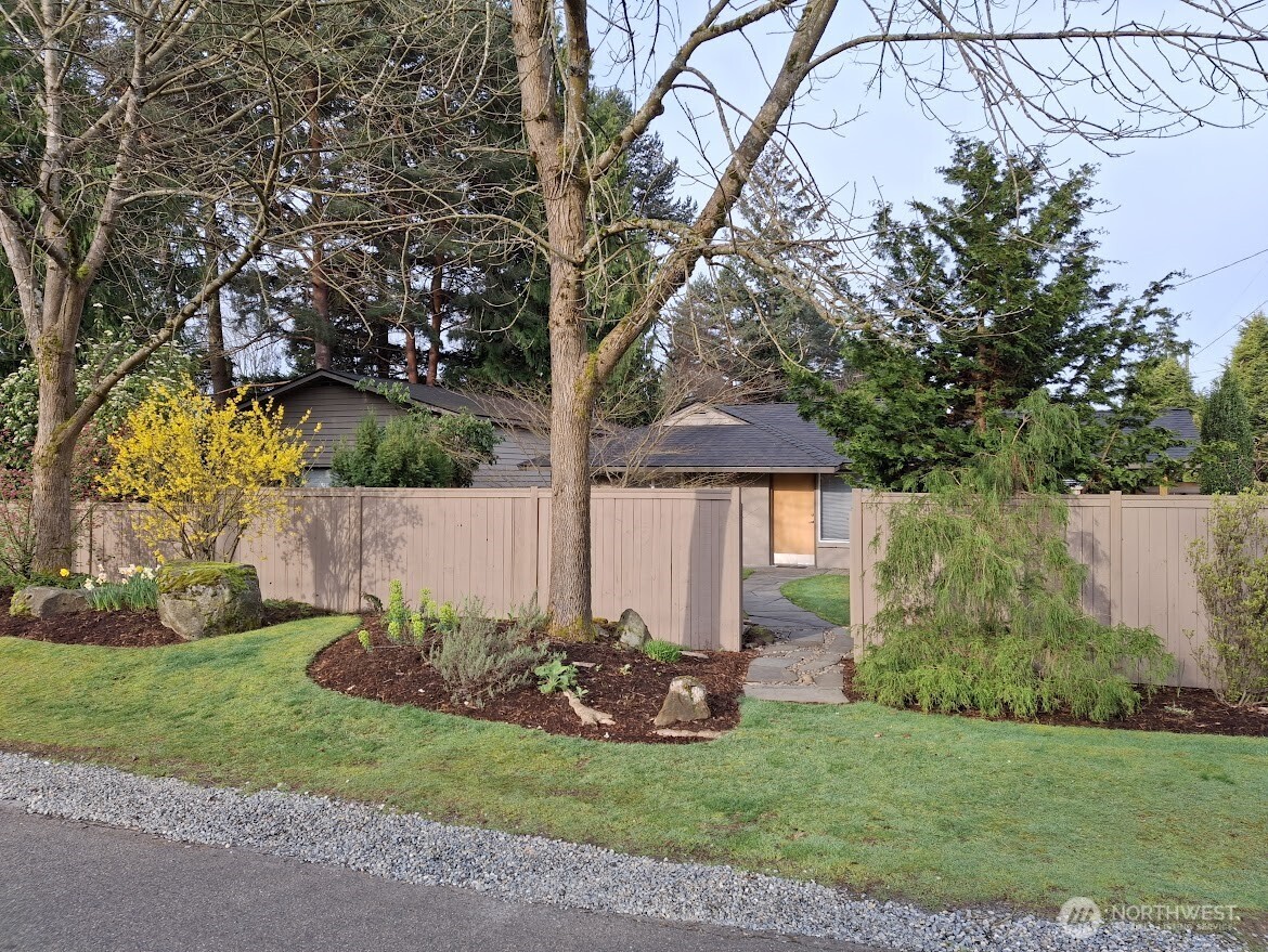 12001 Ashworth Avenue Property Photo