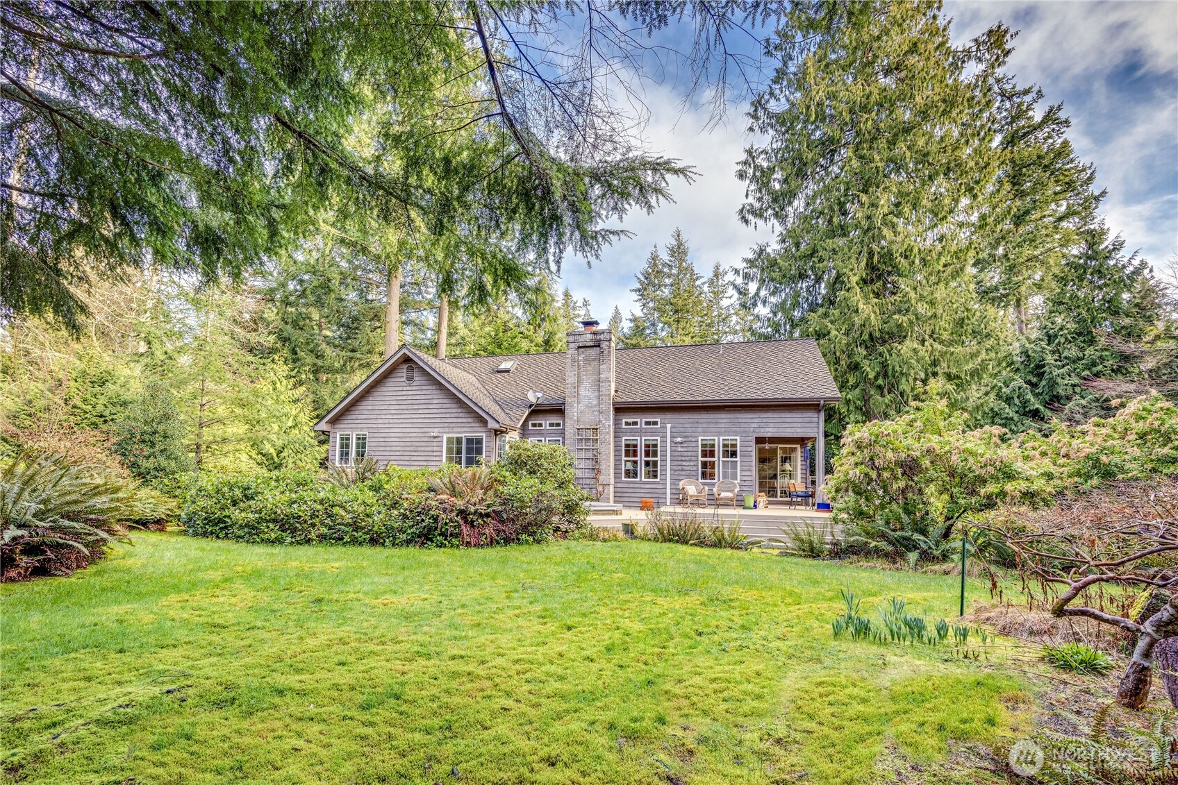 32 Oak Shore Court Property Photo