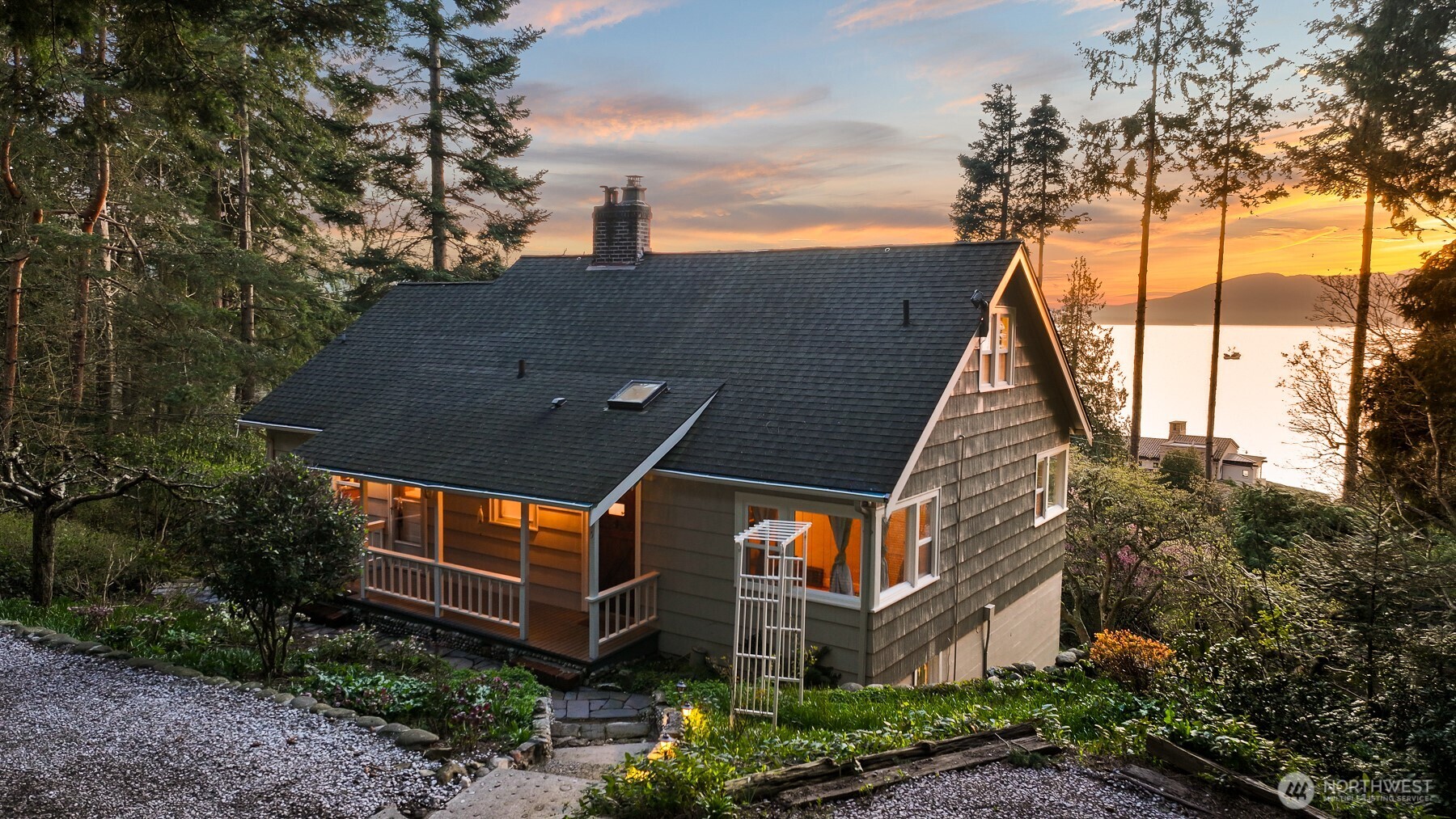 945 Chuckanut Drive Property Photo