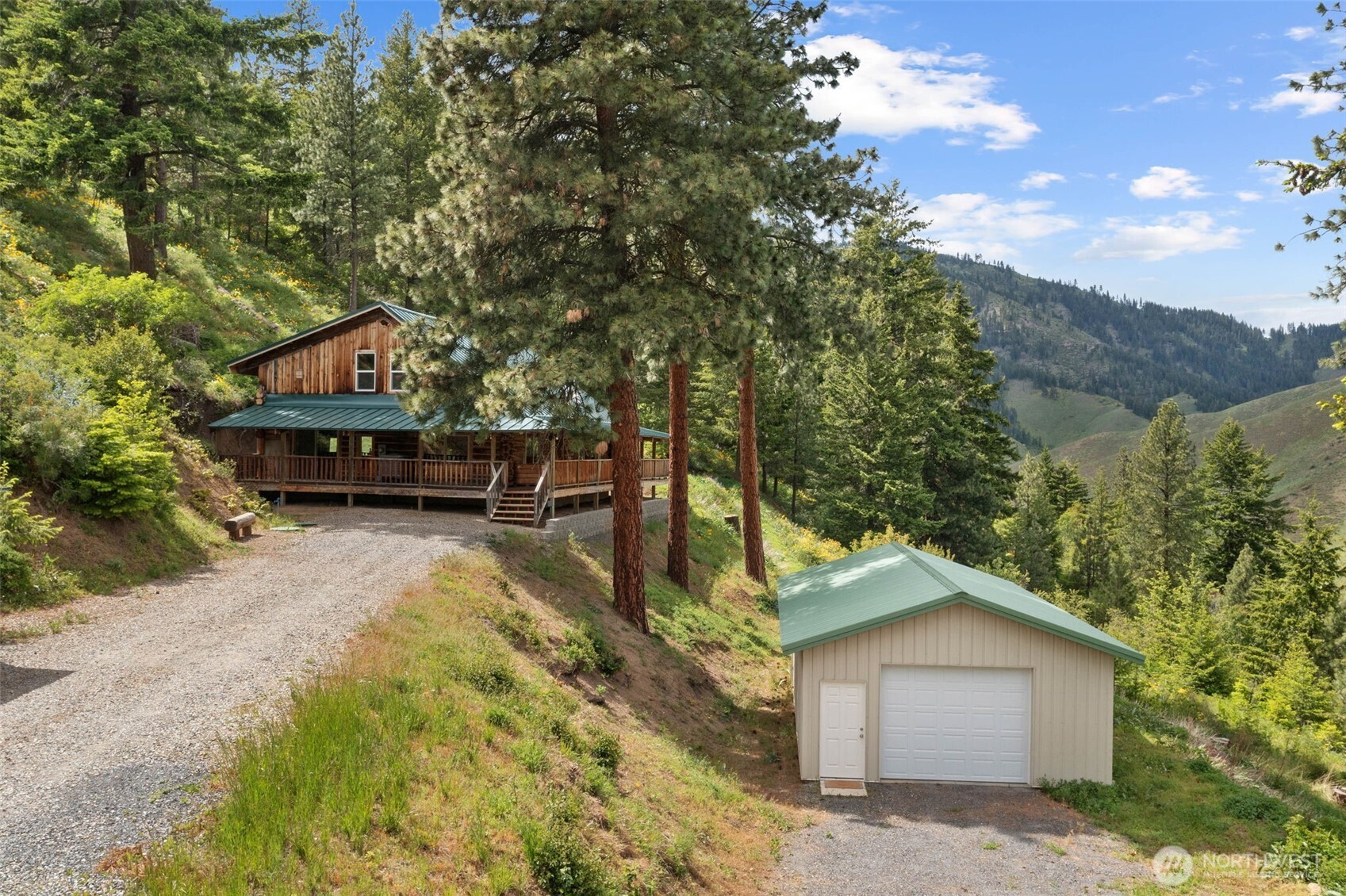 9381 Olalla Cayon Road Property Photo 6