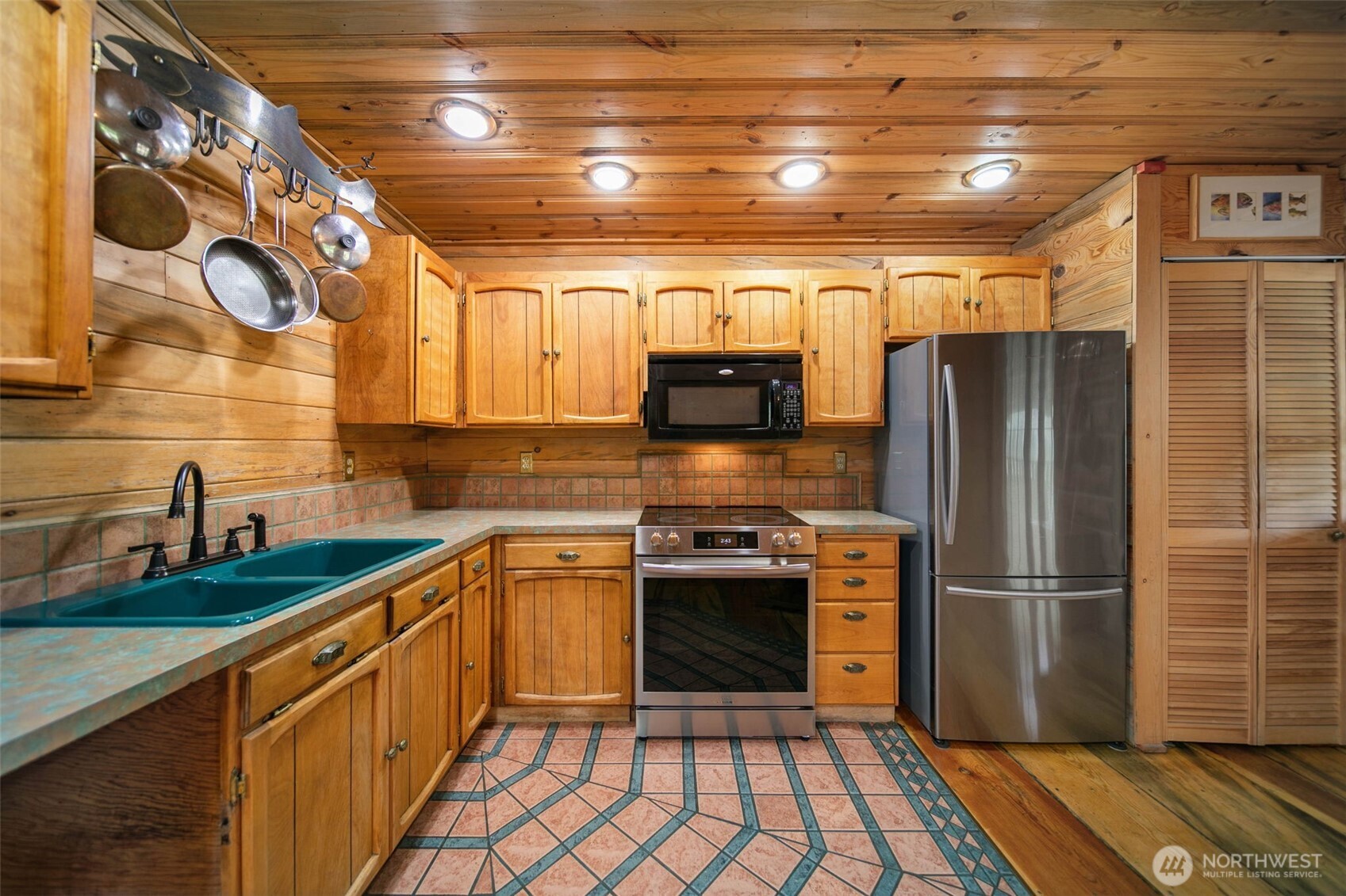 9381 Olalla Cayon Road Property Photo 13
