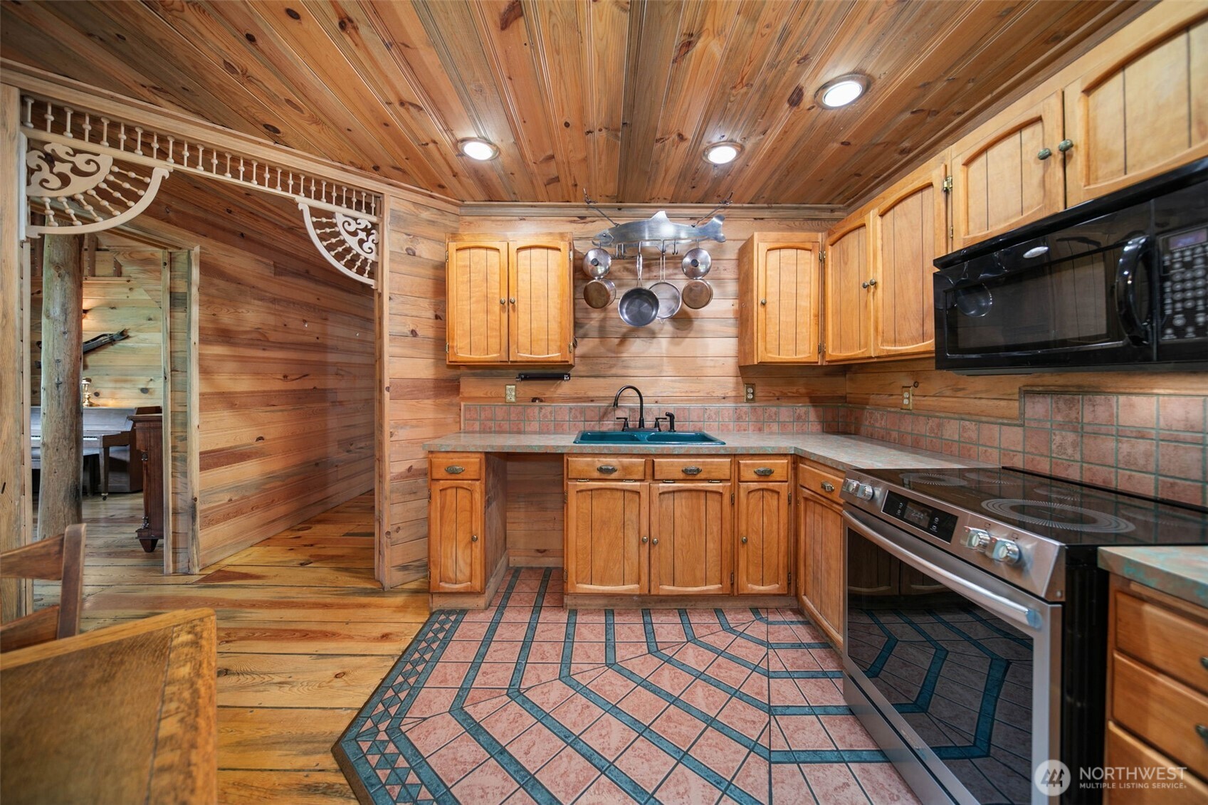 9381 Olalla Cayon Road Property Photo 14