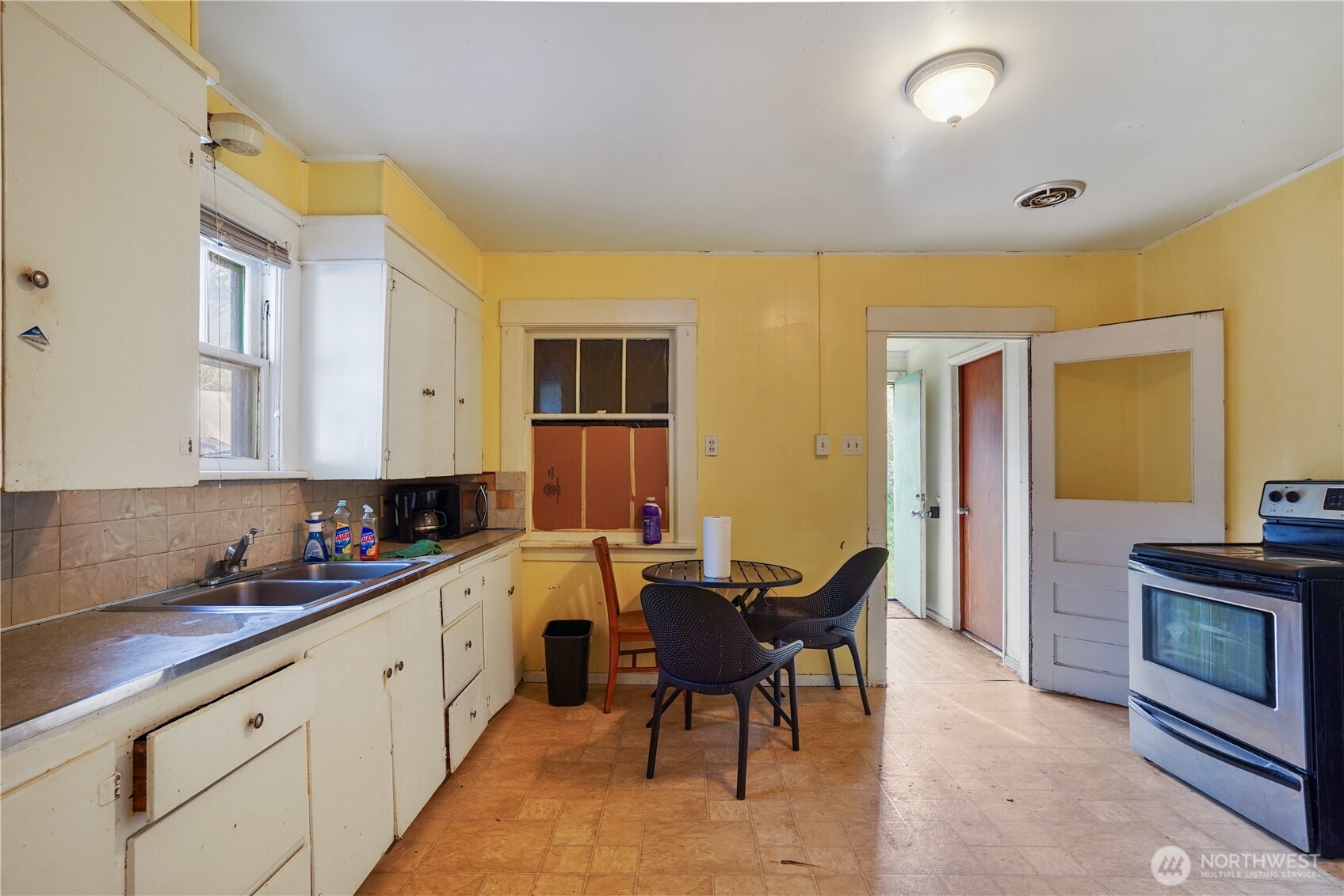 8640 Delridge Way Property Photo 10