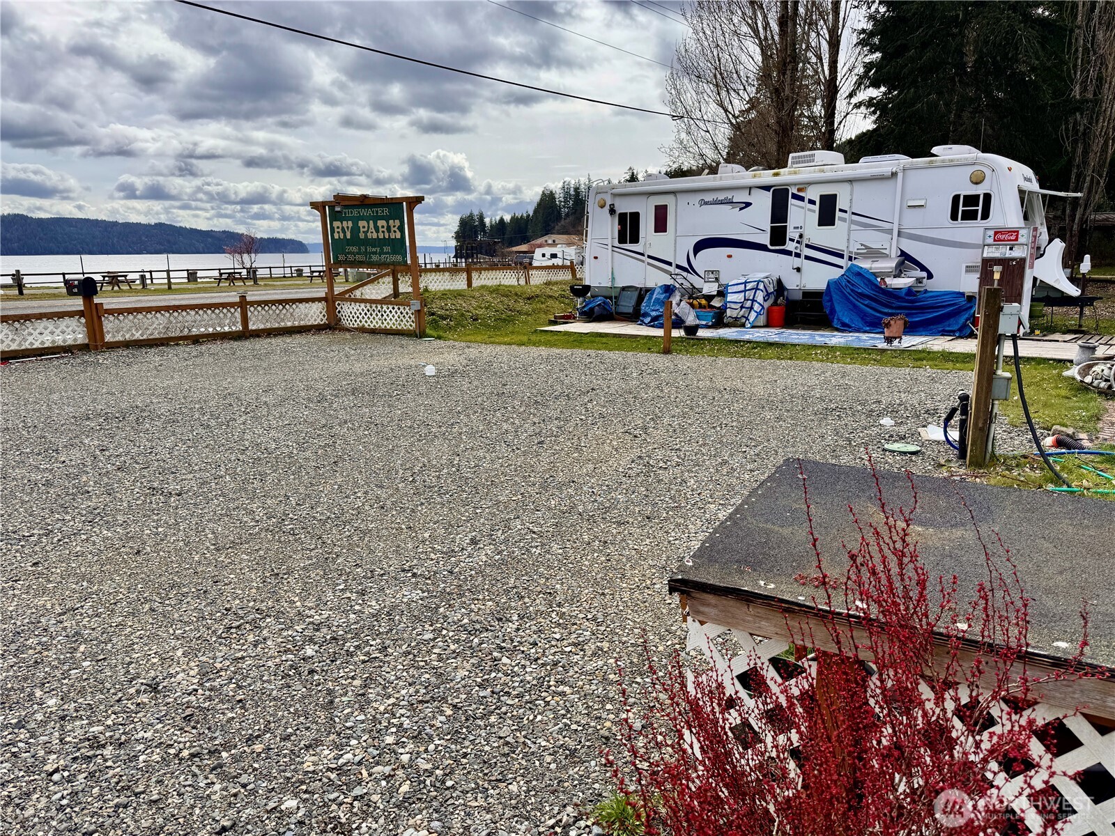 27051 N Us Highway 101 13 Property Photo