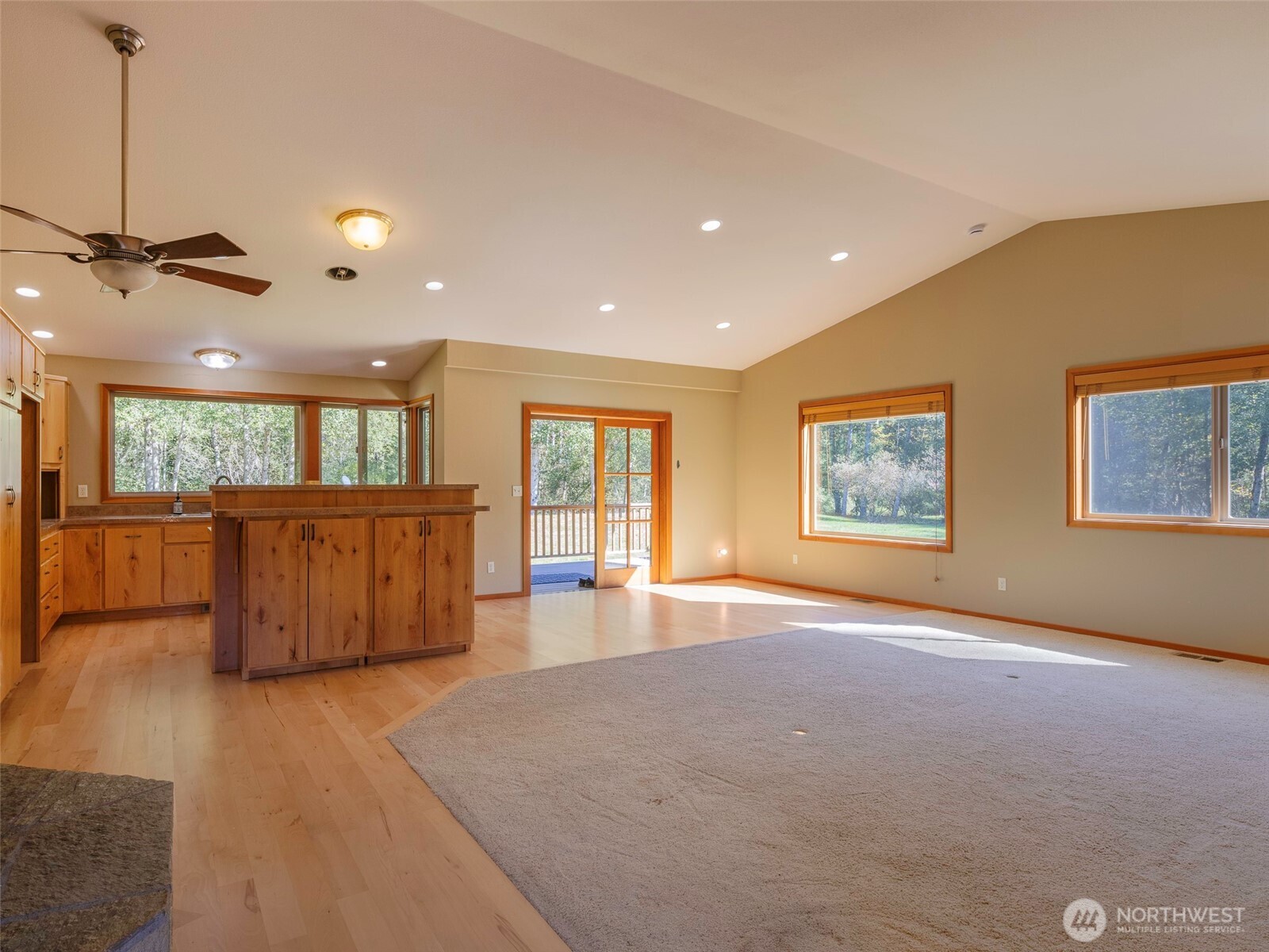 293935 Hwy 101 Property Photo 15