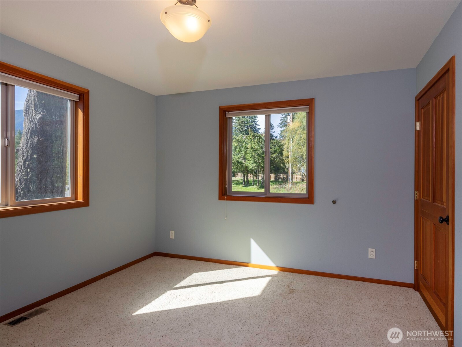 293935 Hwy 101 Property Photo 22