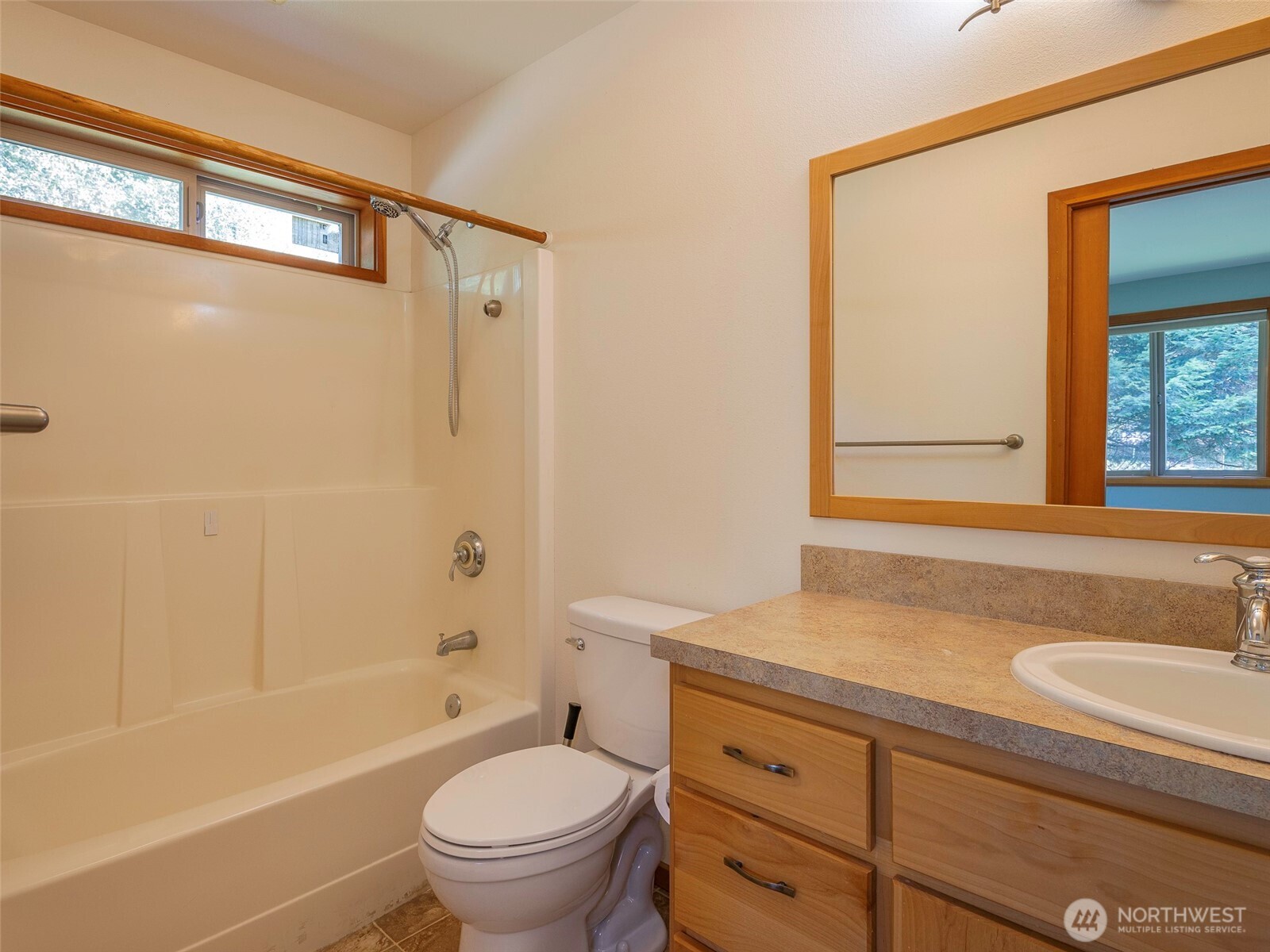 293935 Hwy 101 Property Photo 28