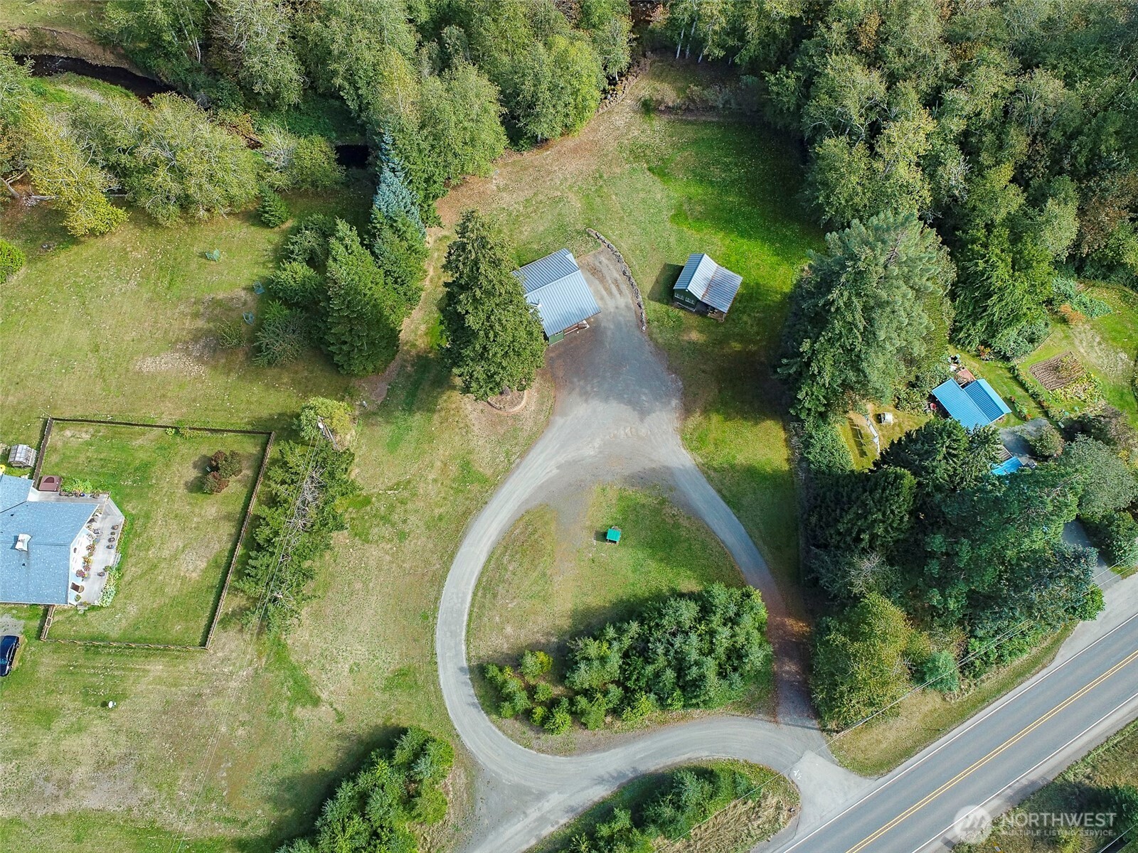 293935 Hwy 101 Property Photo 40