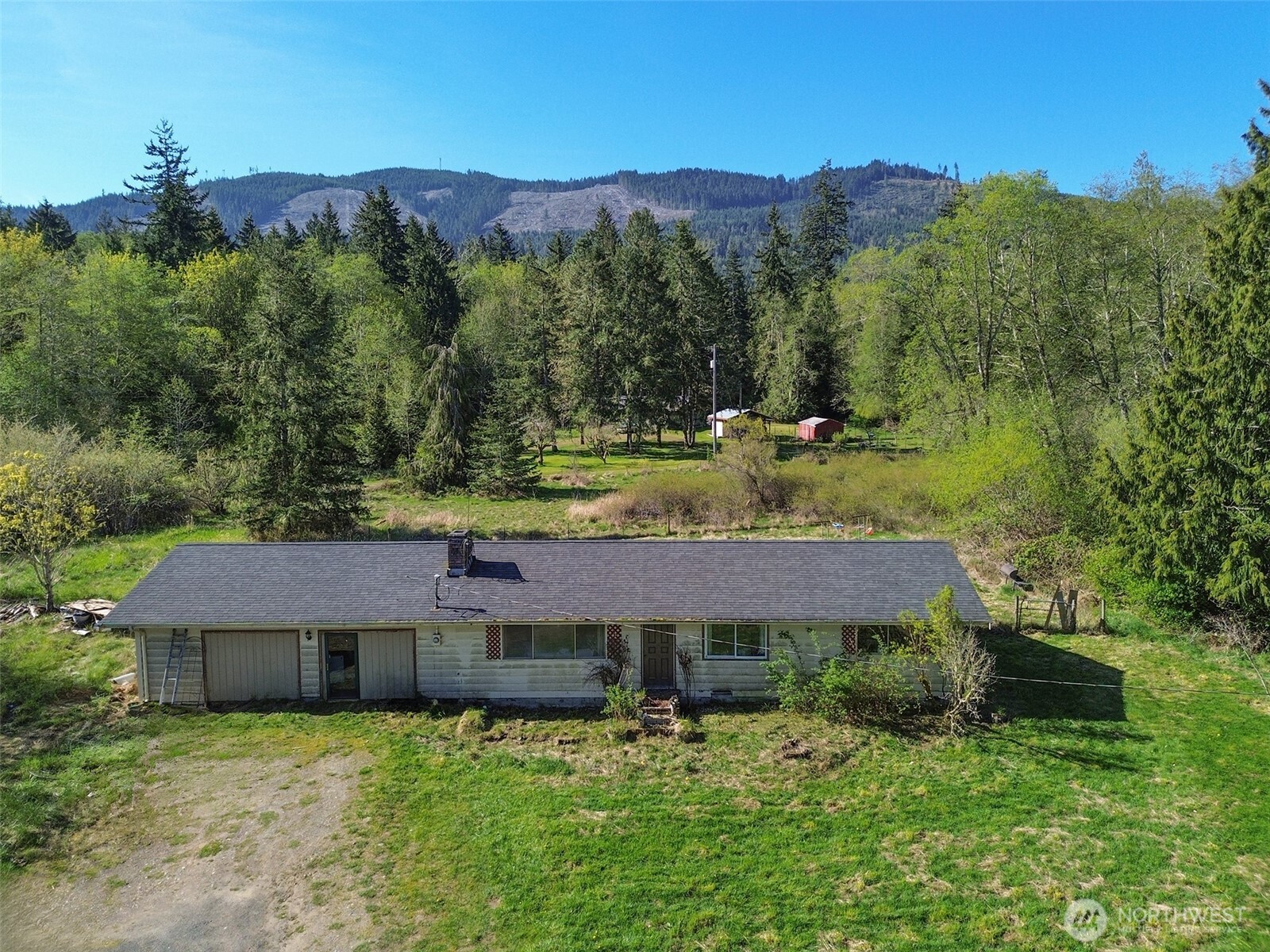 51498 Highway 112 Property Photo