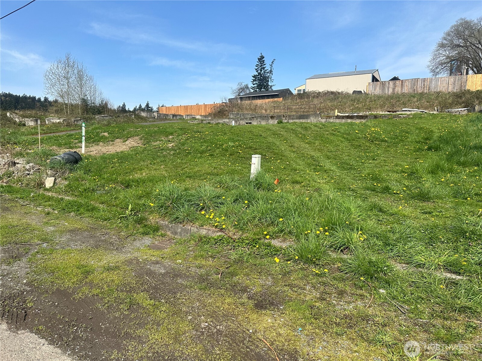 414 Comet Street Property Photo 2